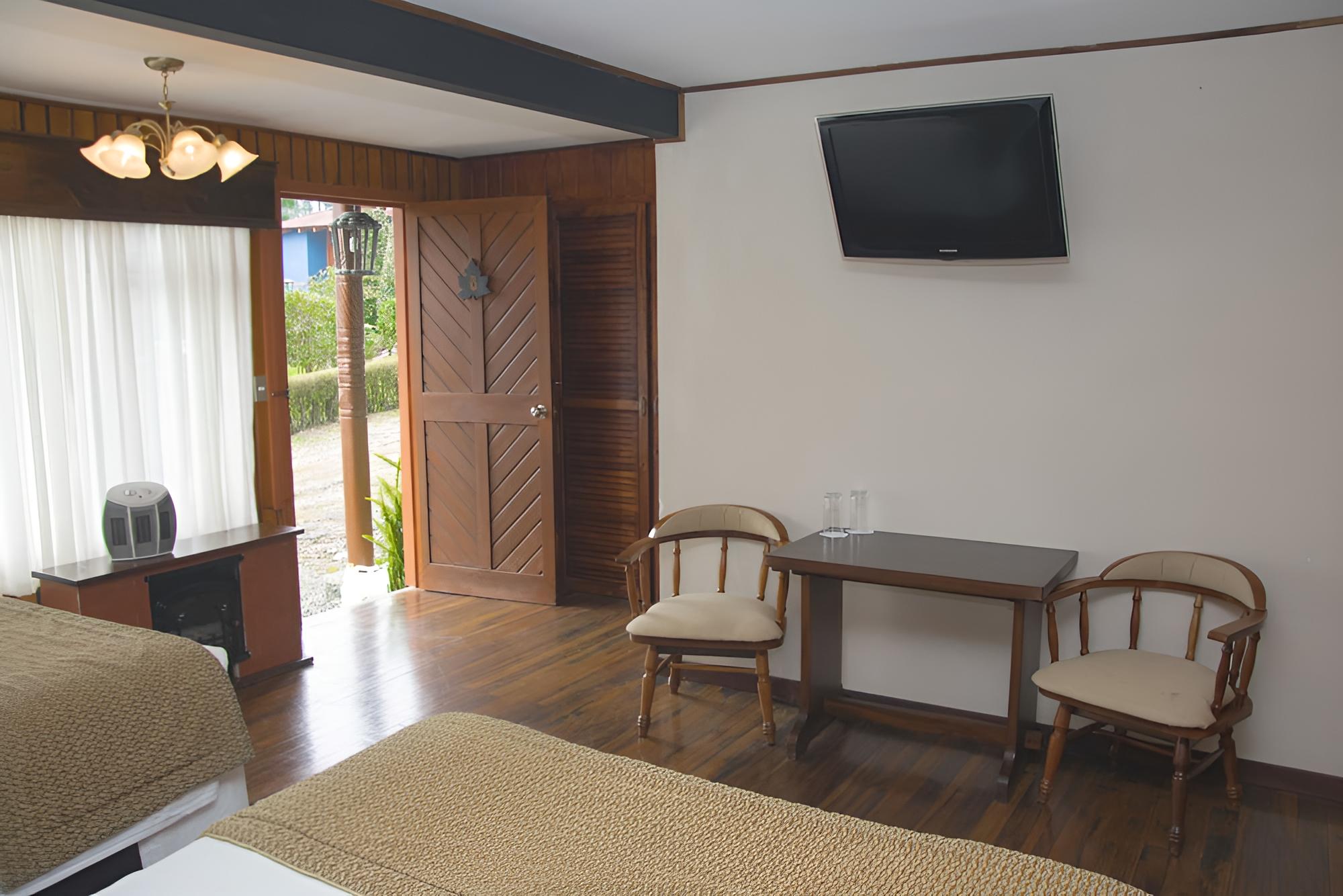 Superior Chalet, 2 Double Beds photo 2