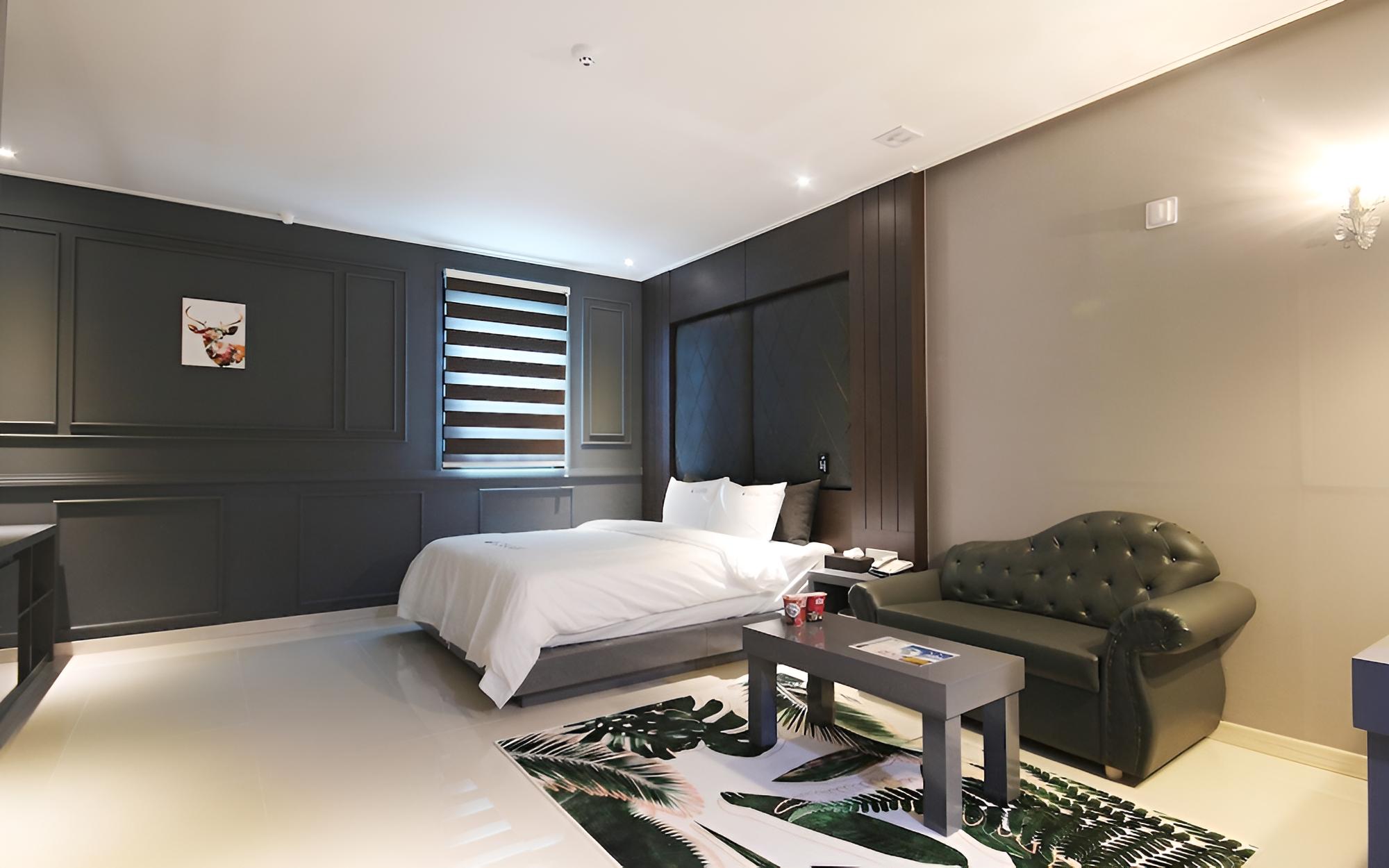 Room (Standard room (Netflix Apple Disney T)