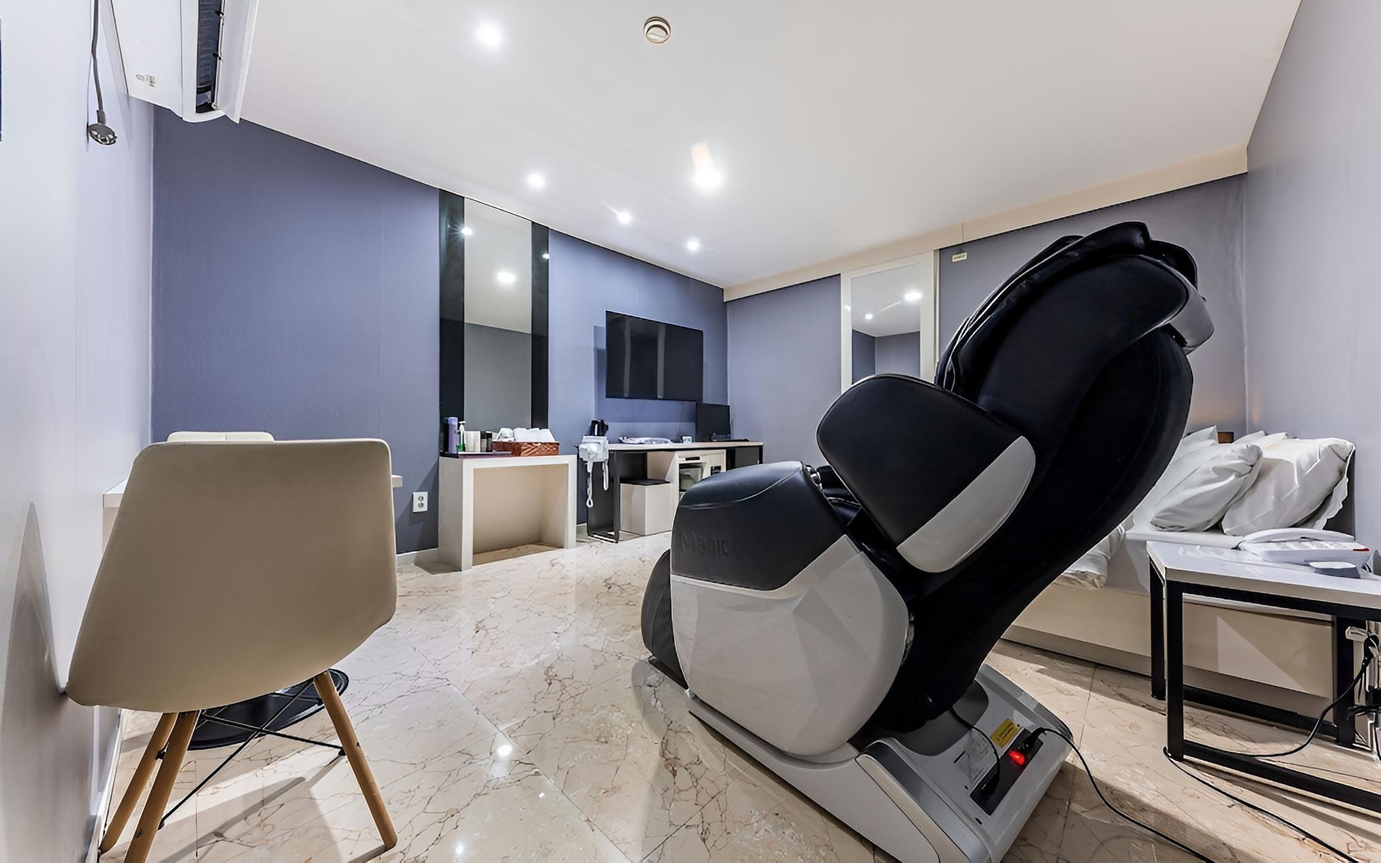 Room (Standard - Massage Chair (Massage cha)
