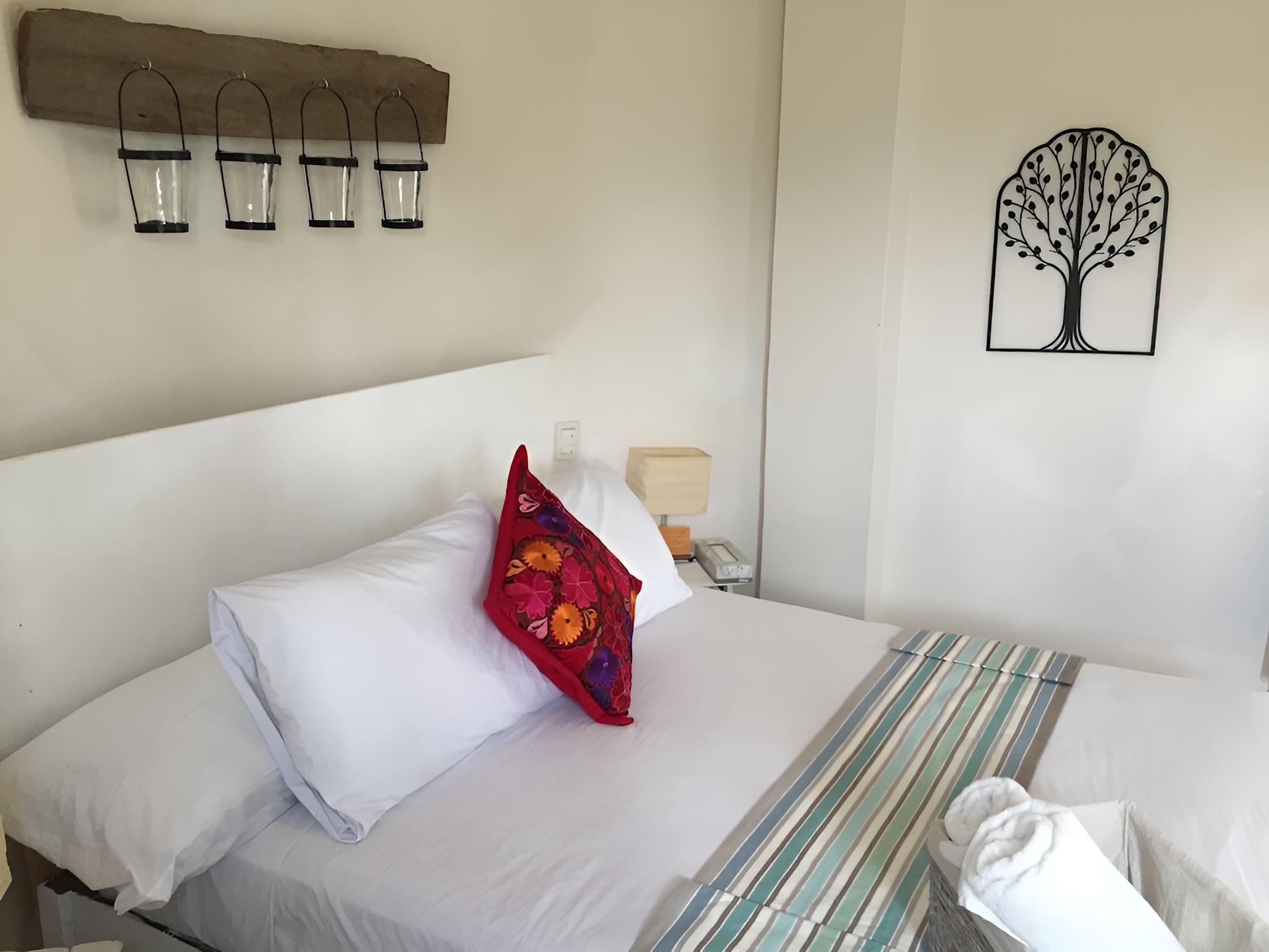 Deluxe Suite, 1 queen bed, with balcony and private bathroom