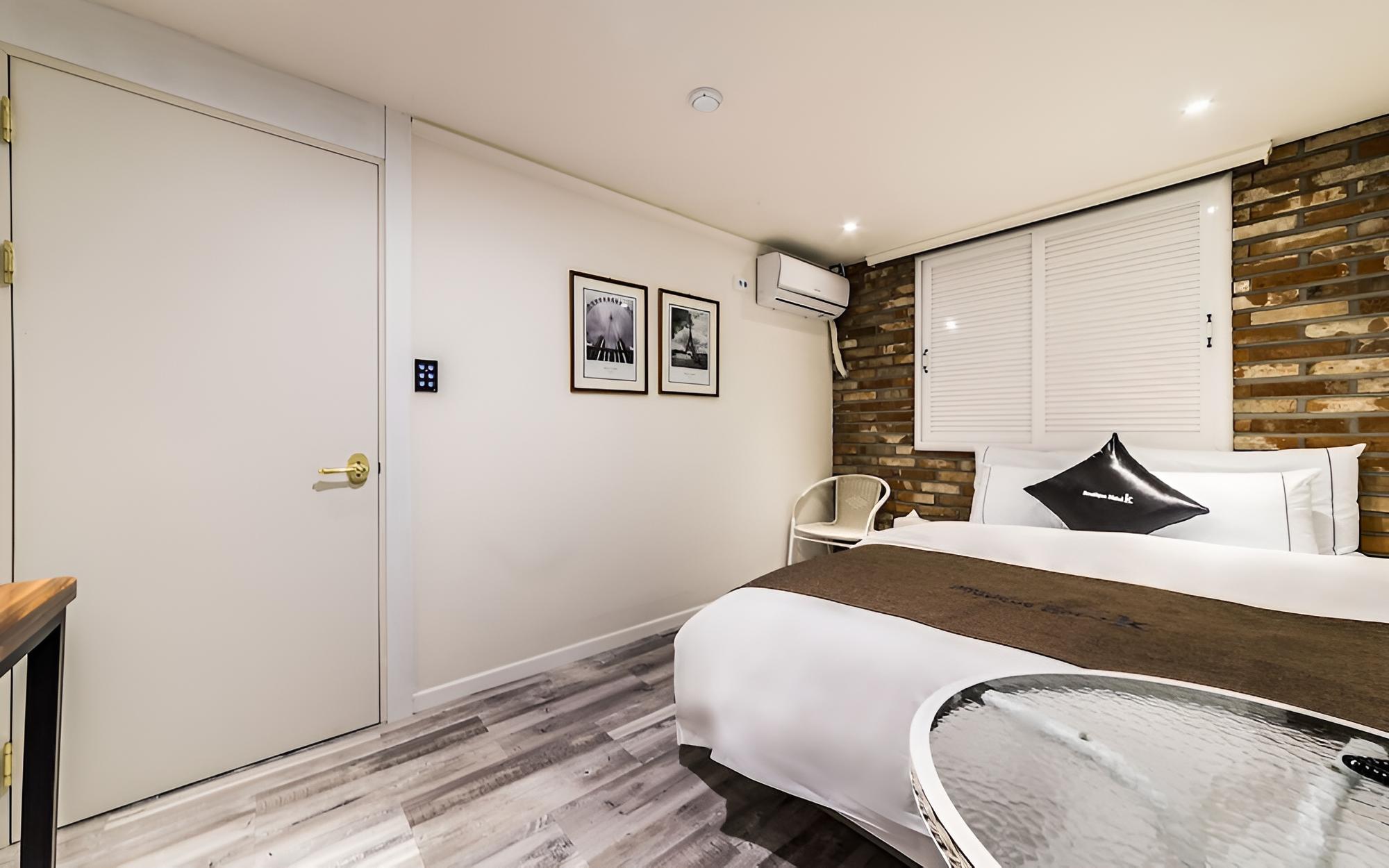 Room (Standard Room)