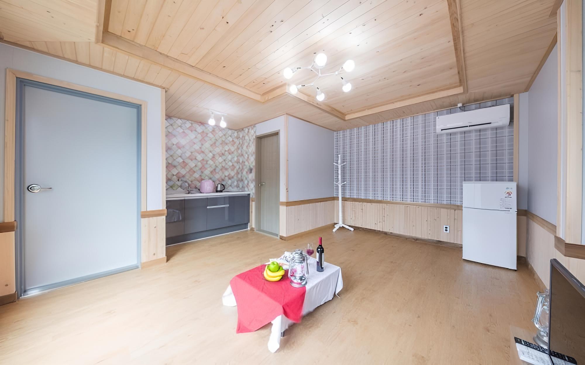 Room (Gaenari (Forsythia))