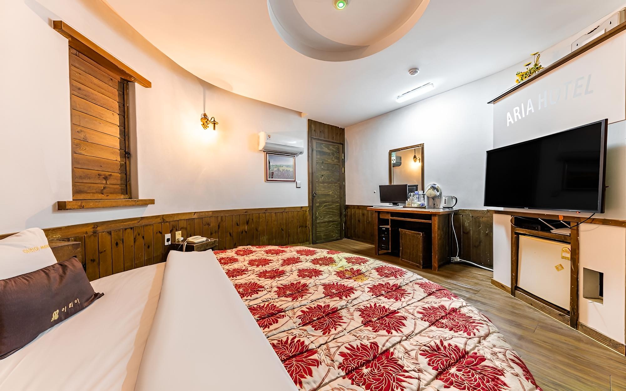 Room (Standard Room) - Photo 6