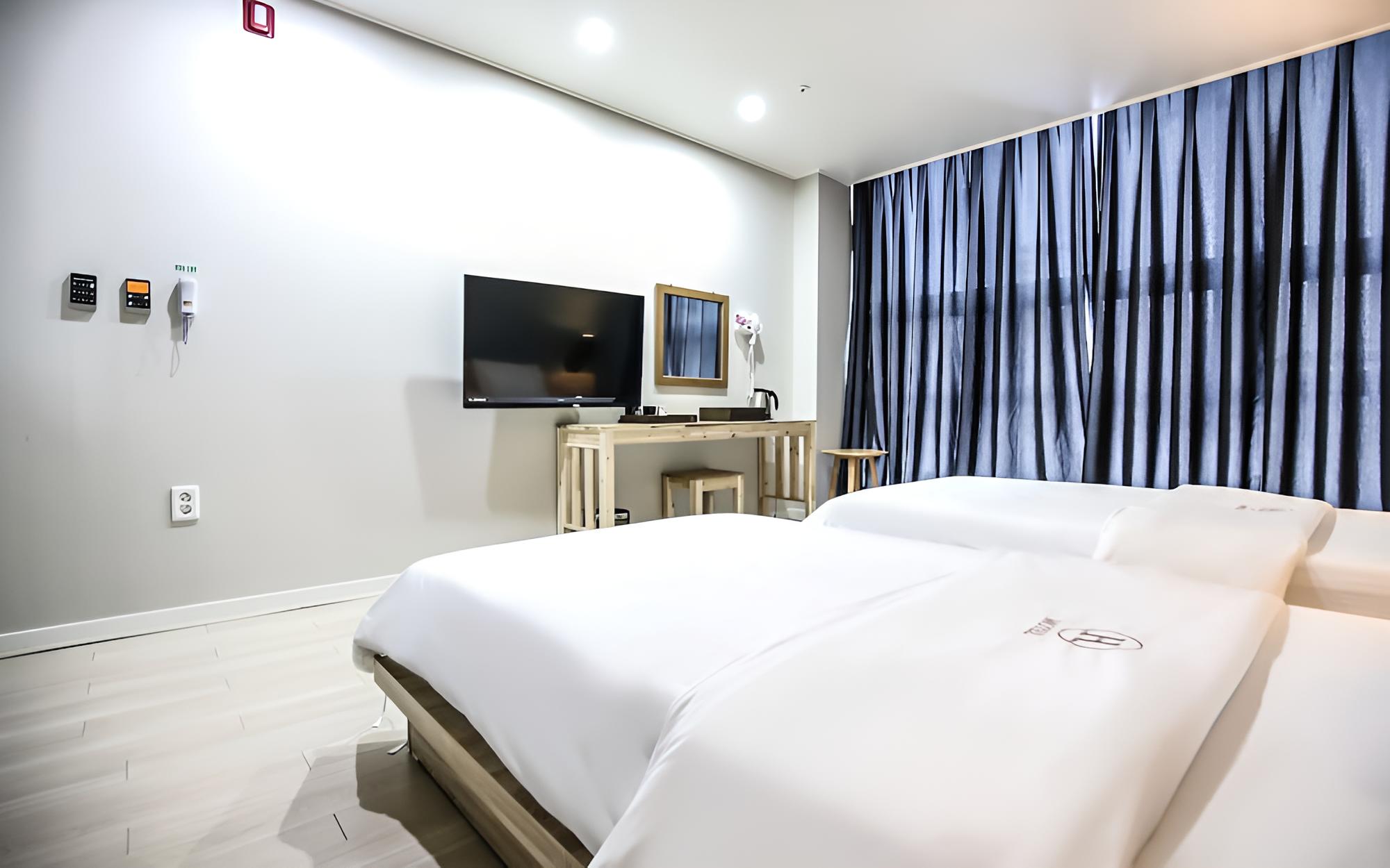 Room (Twin Room)