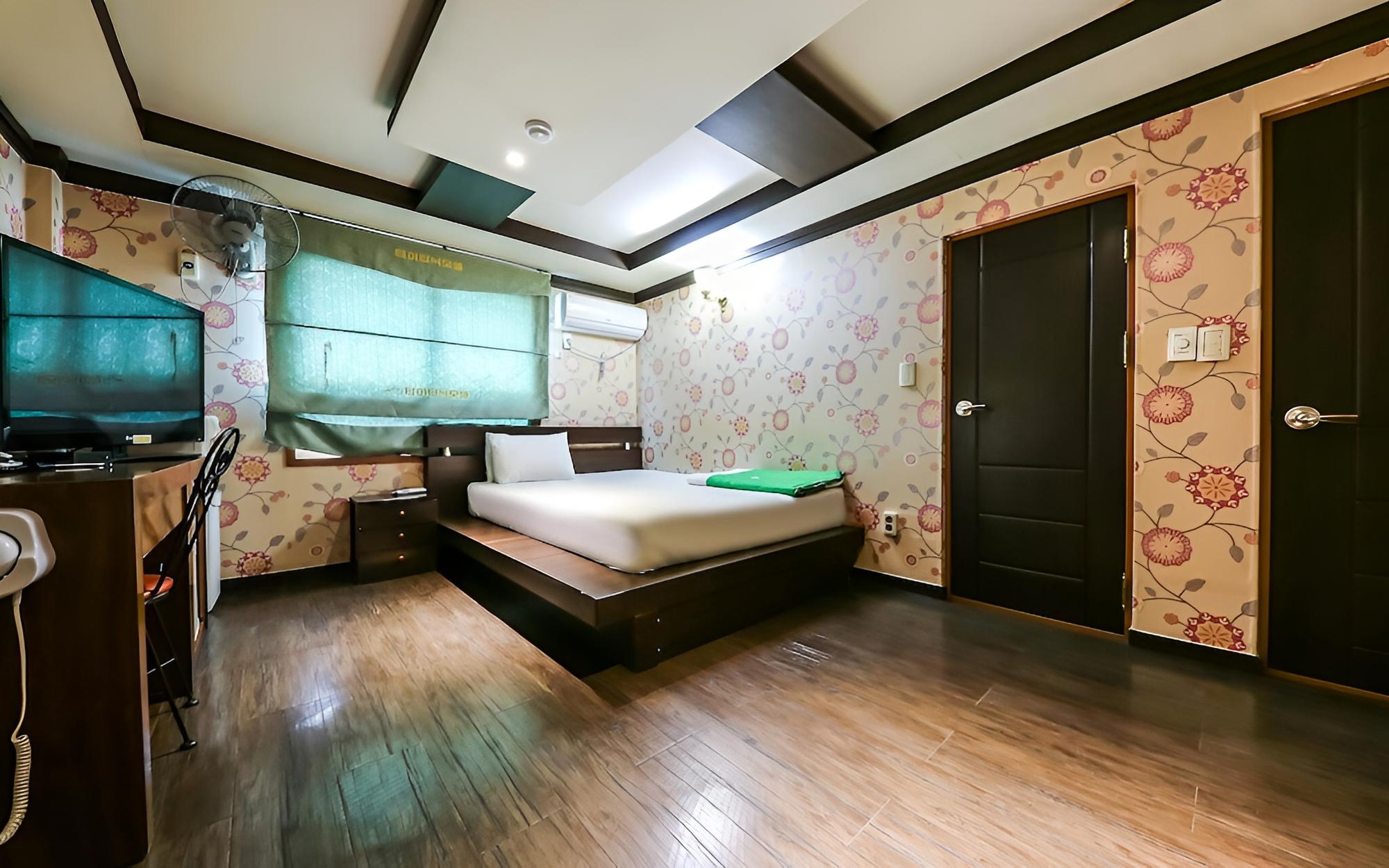 Room (Standard Room)