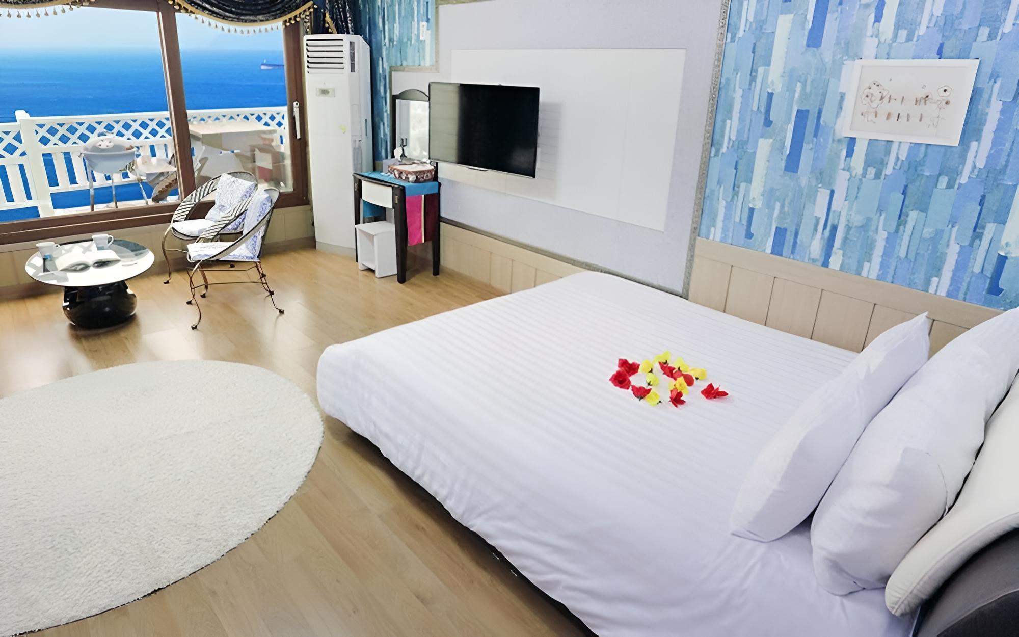 Room (Cosmos (spa))