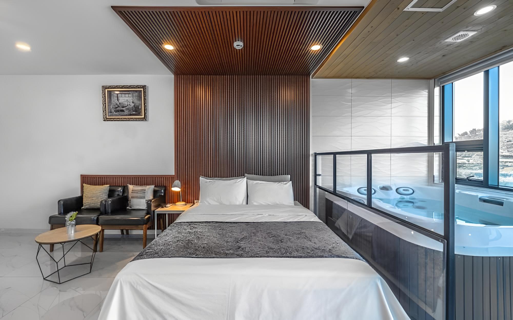 Room (B-202 (jet spa)) - Photo 1