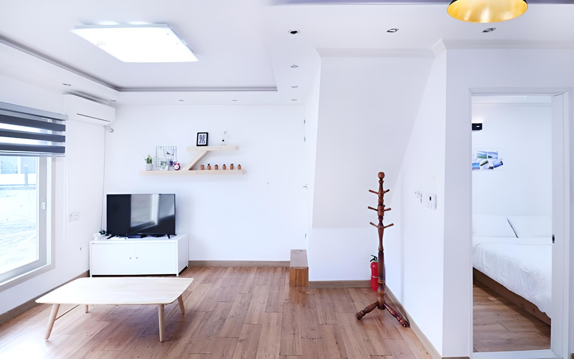 Room (Room 601 (1F))
