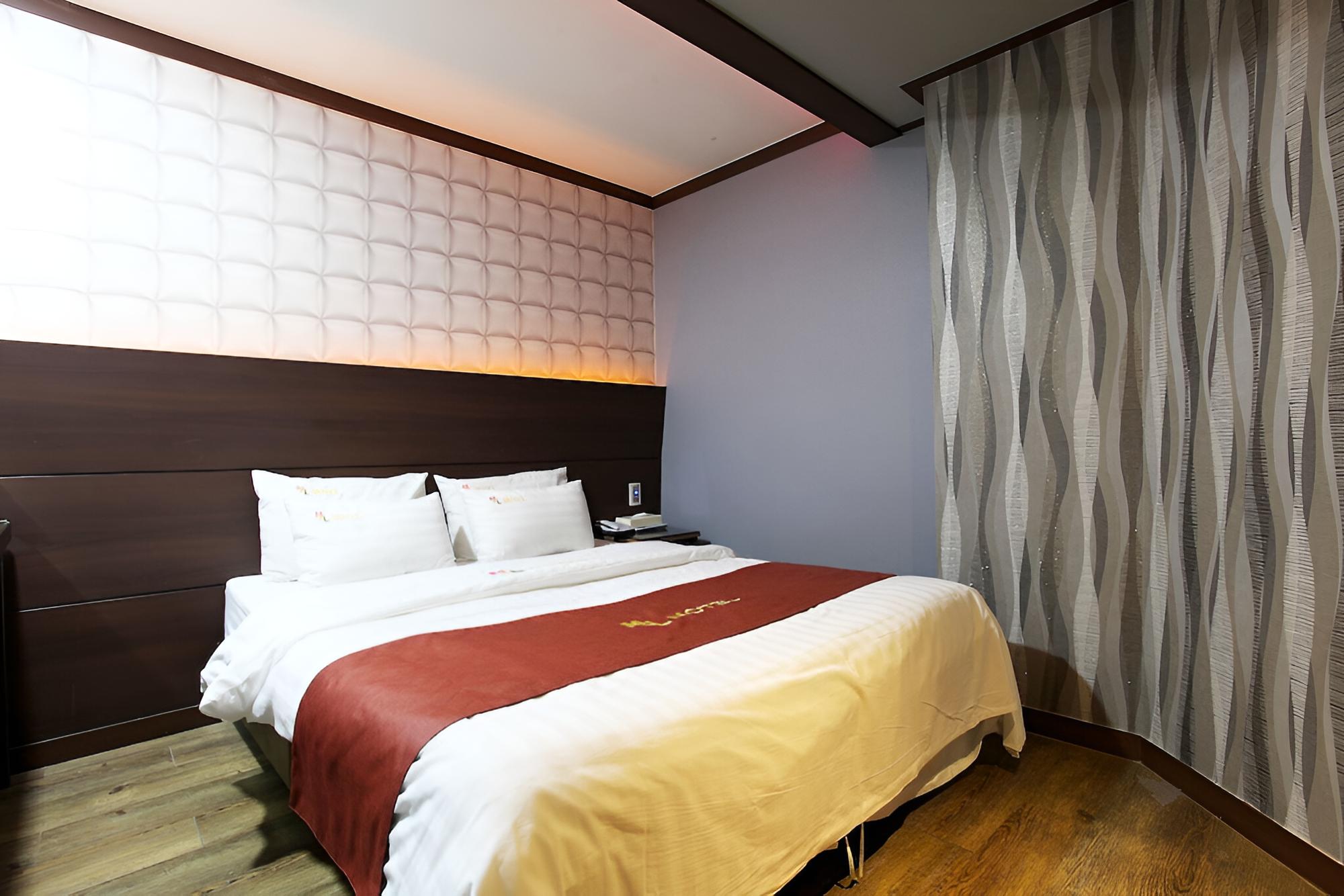 Room (Early Bird)