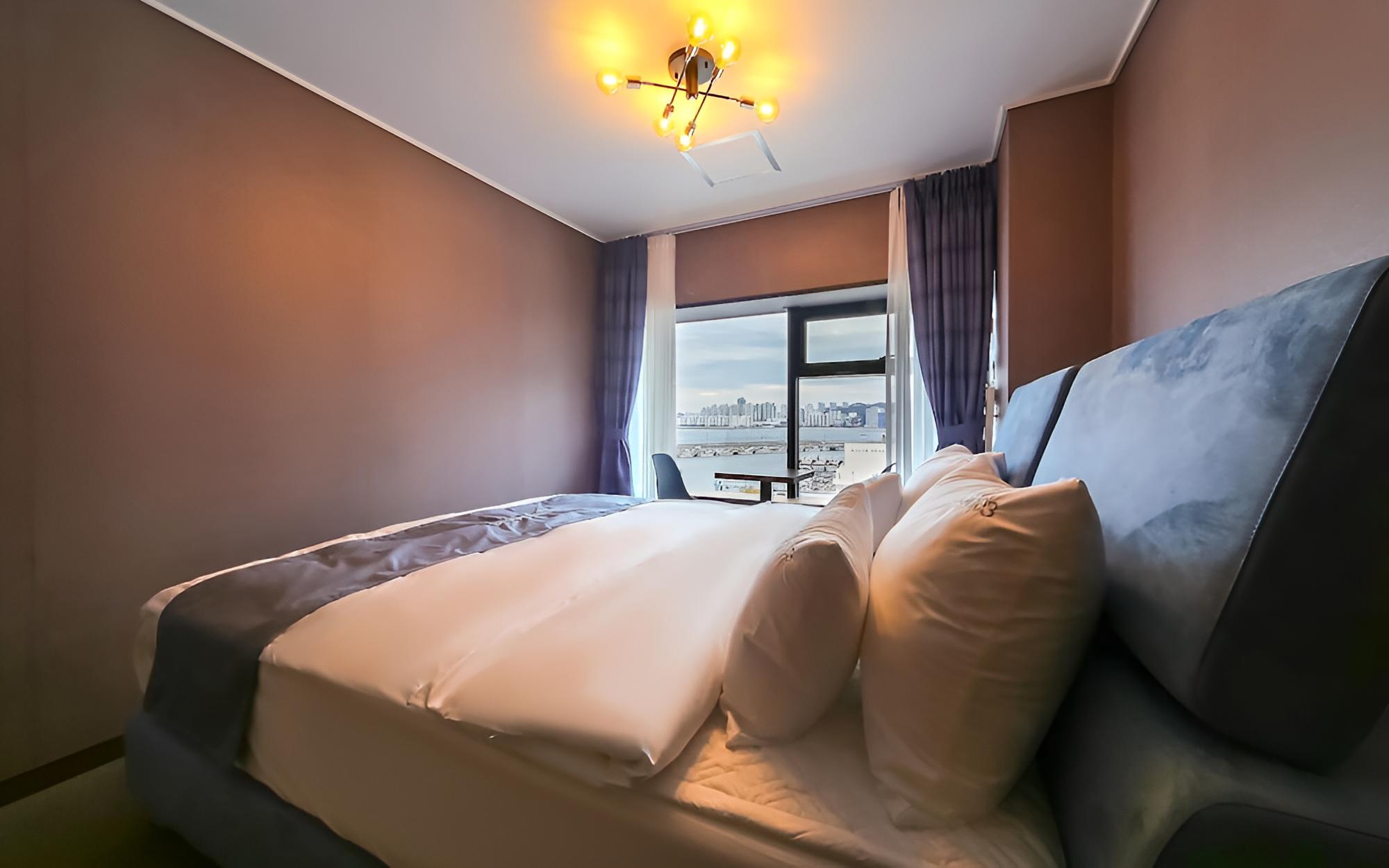 Room (Ocean View Twin Premium B) - Photo 2