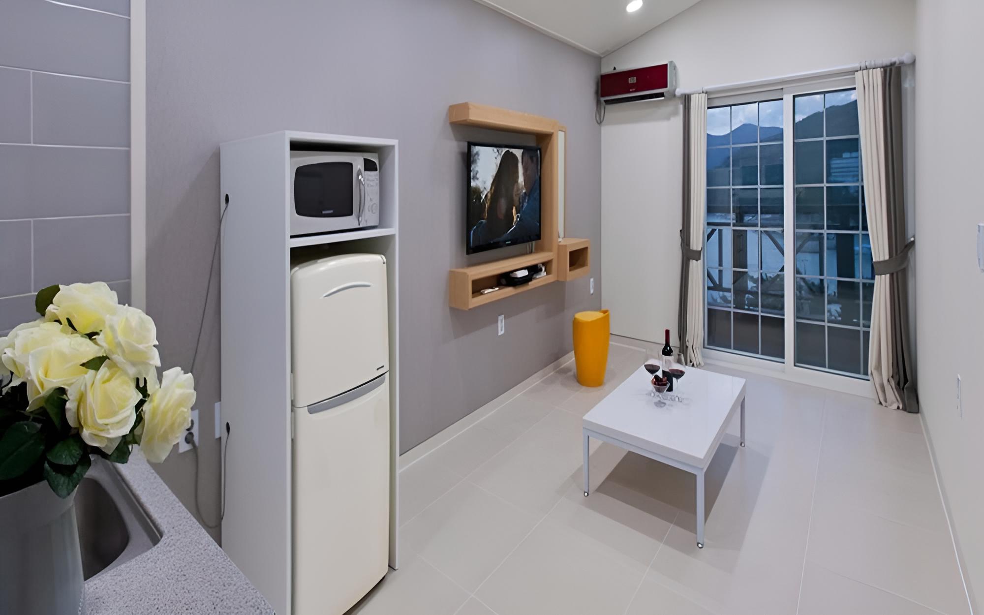 Room (Family No 107)