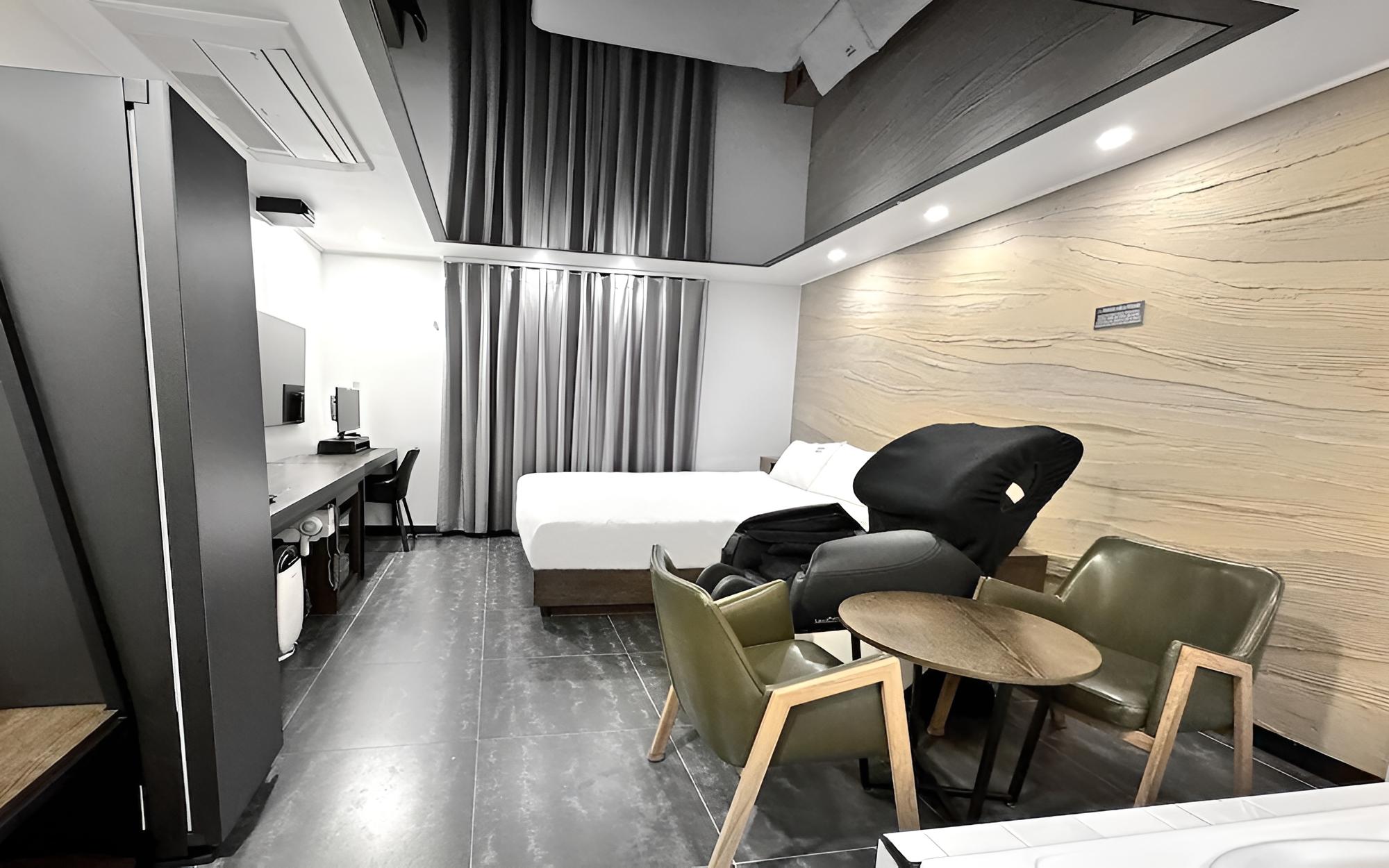 Room (Premium (for 2 people Netflix availab) - Photo 2