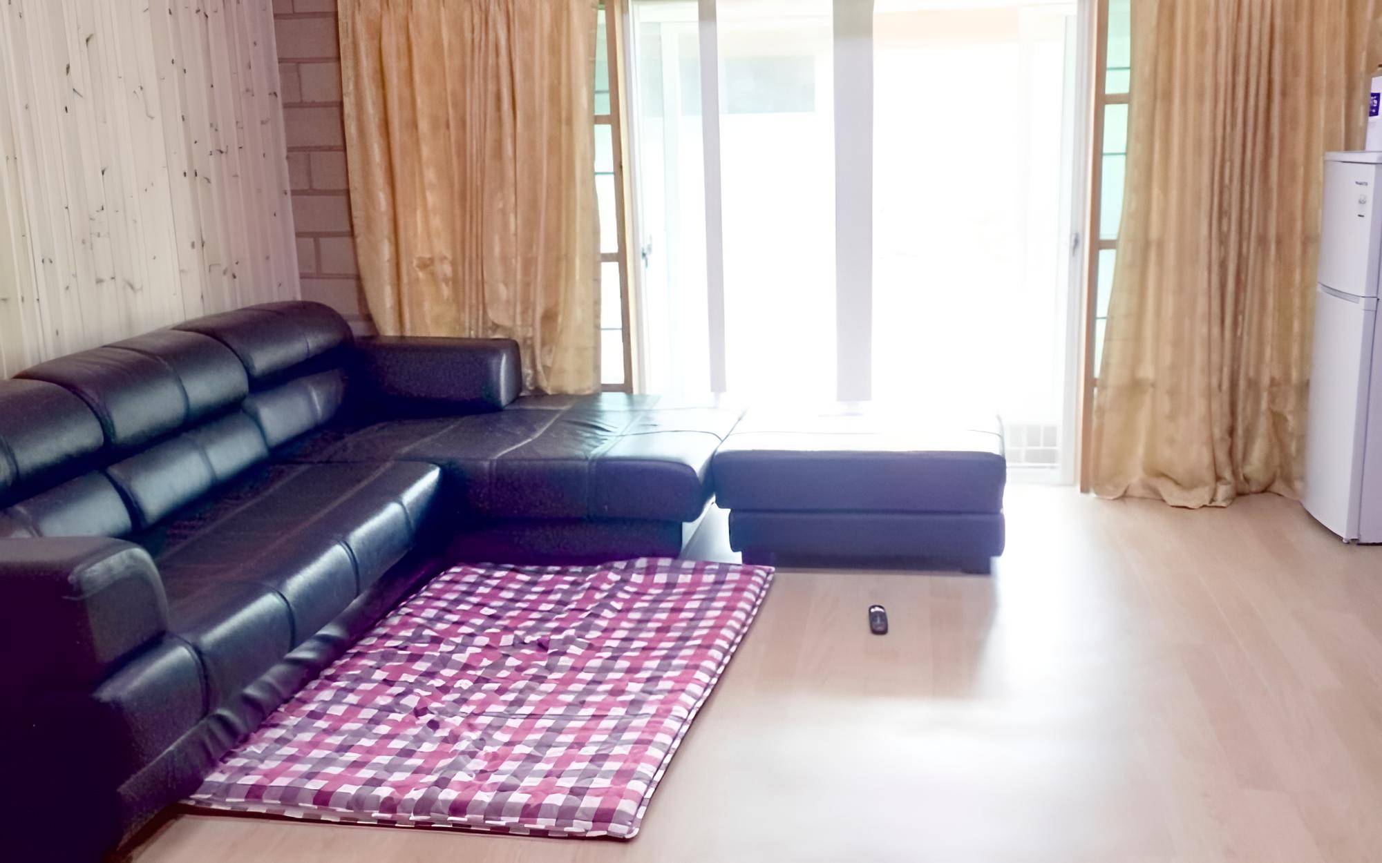 Room (Room 101)