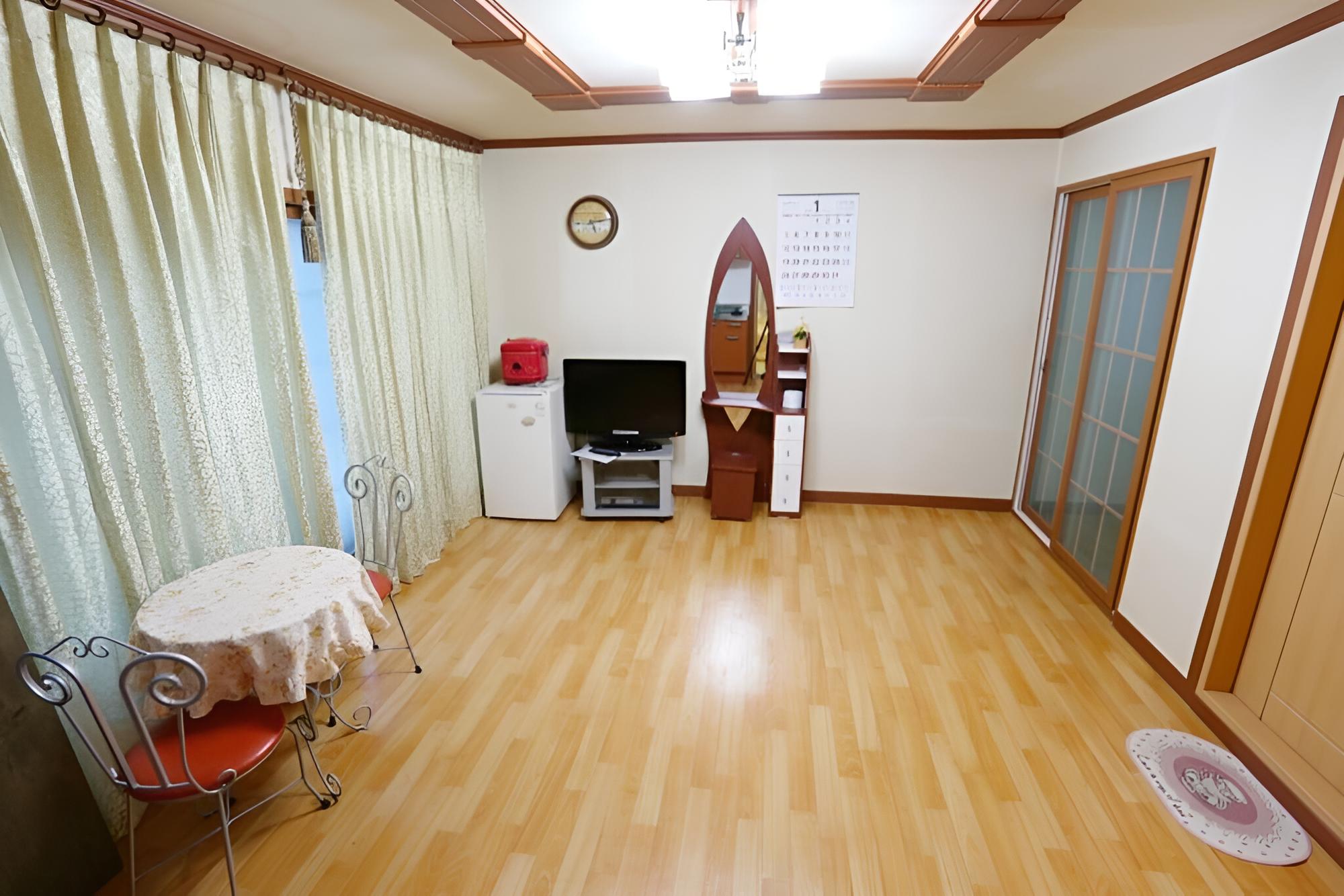 Room (Orion)