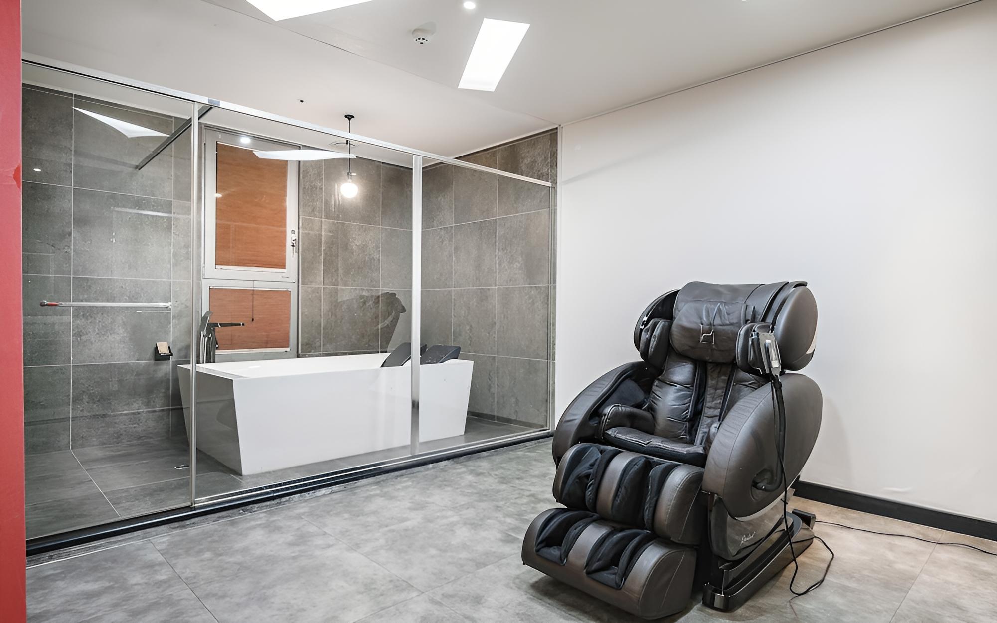 Room (Suite (Couple PC) (Bathtub For 2 Mass)