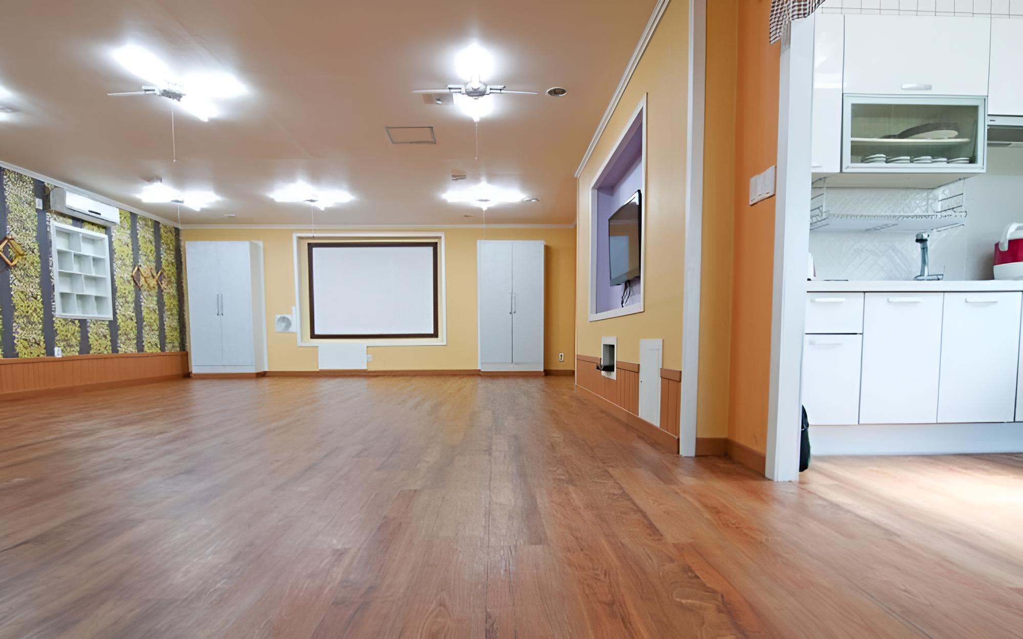Room (Marronnier 1 (Group))