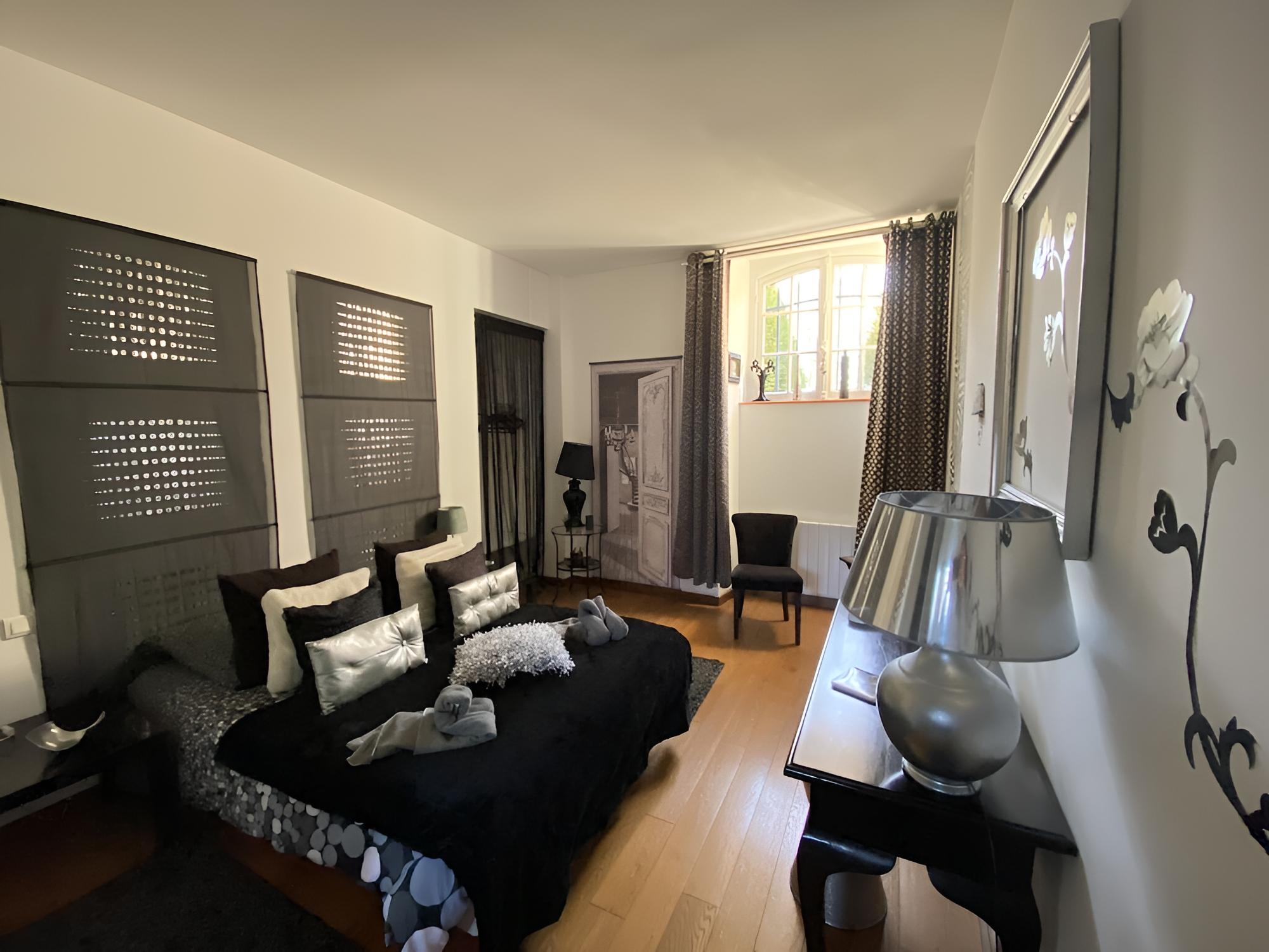 Luxury Room (Barroque)