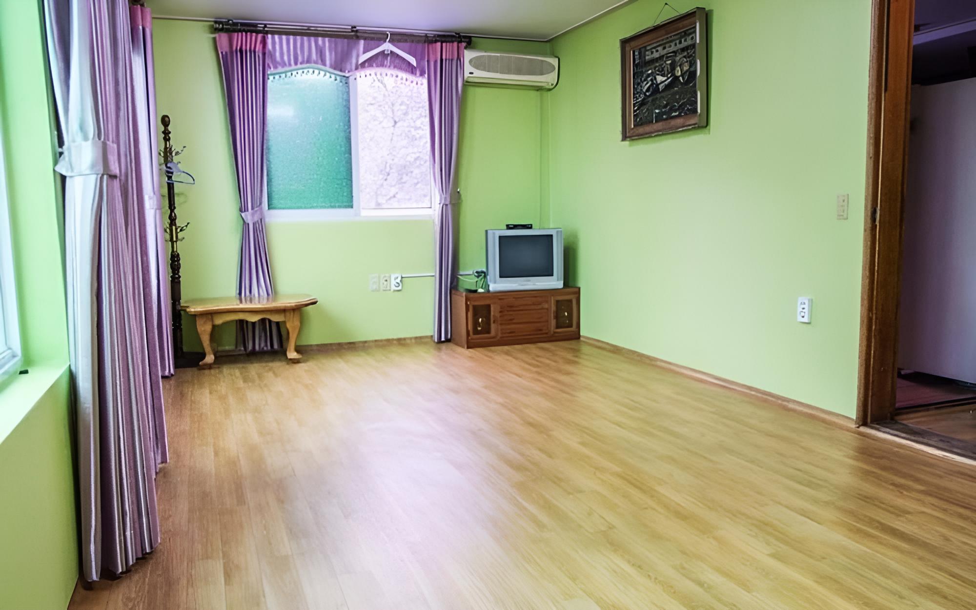 Room (Gam Tree)