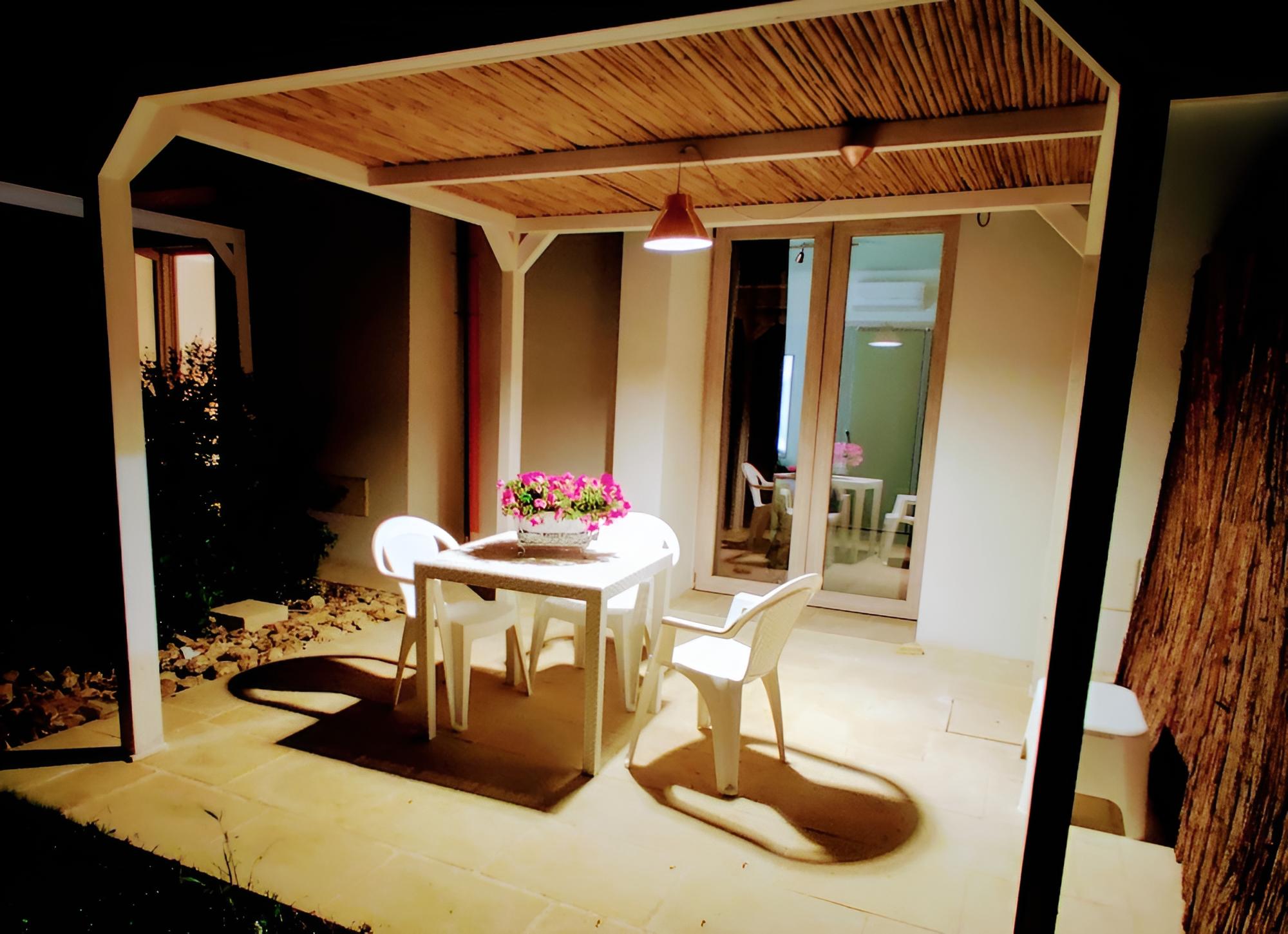 Room, 1 Bedroom, Balcony, Garden View