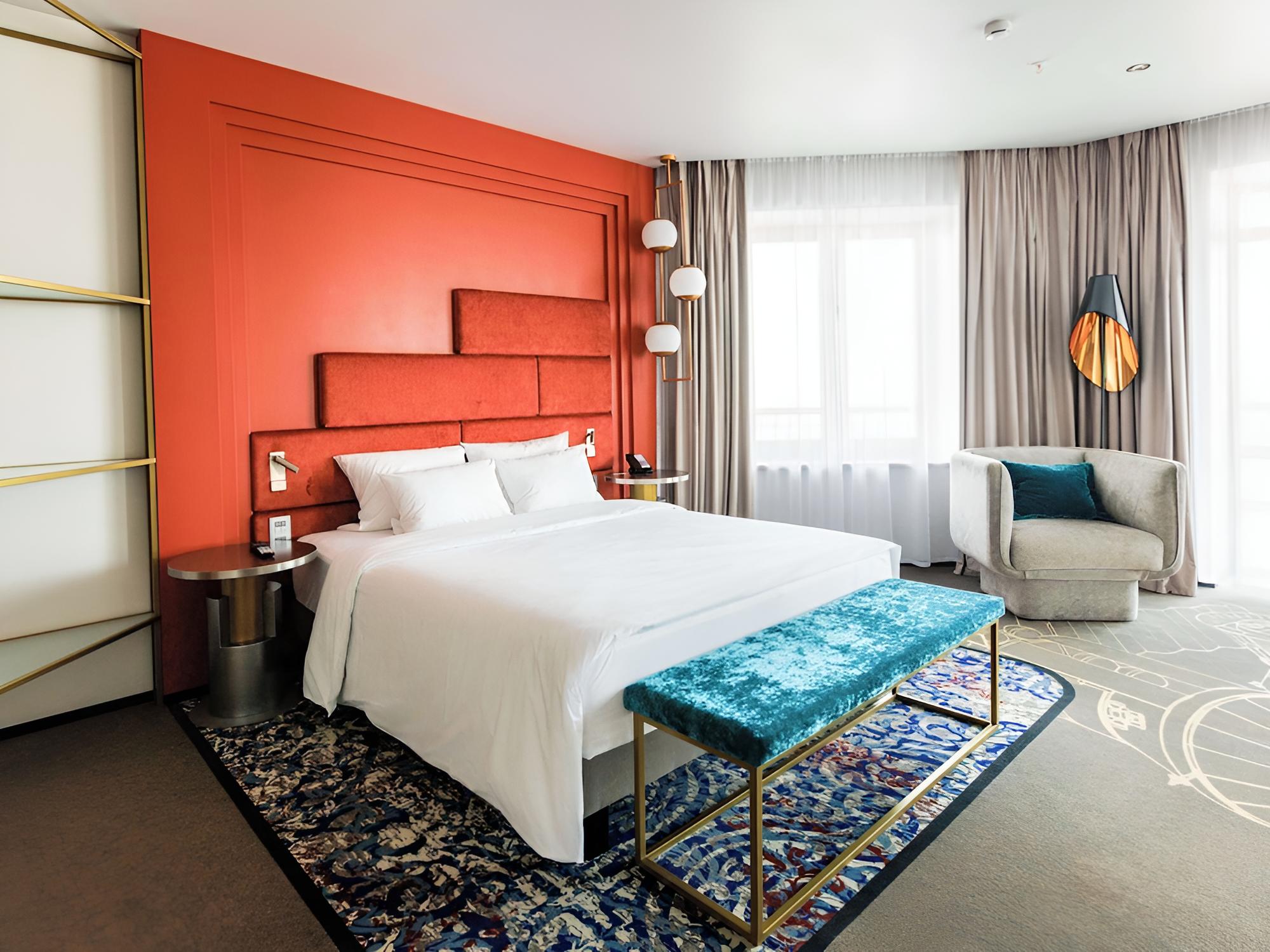 Junior Suite, 1 King Bed with Sofa bed photo 2