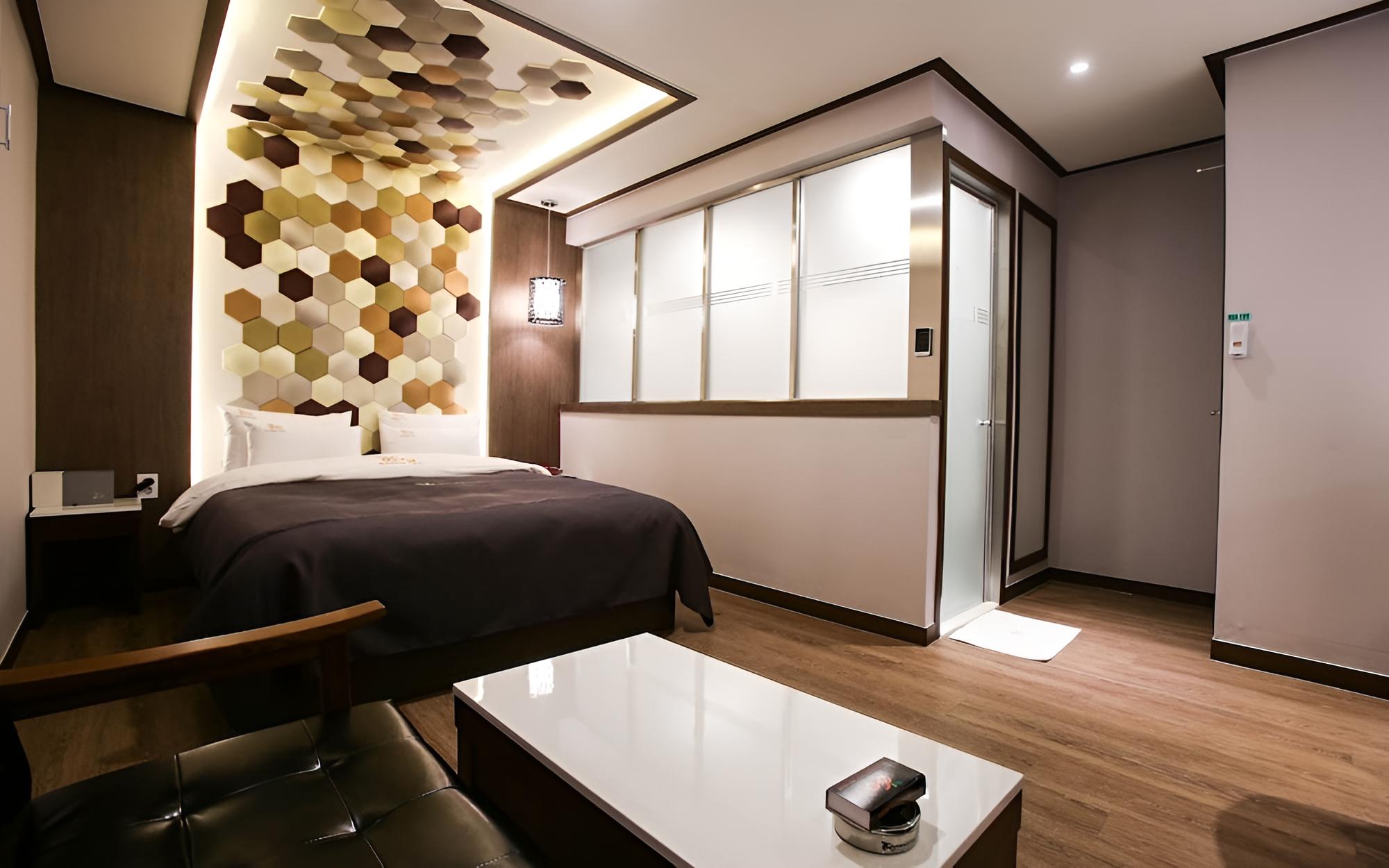 Room (Special Room (Netflix AvailableSpa fo)