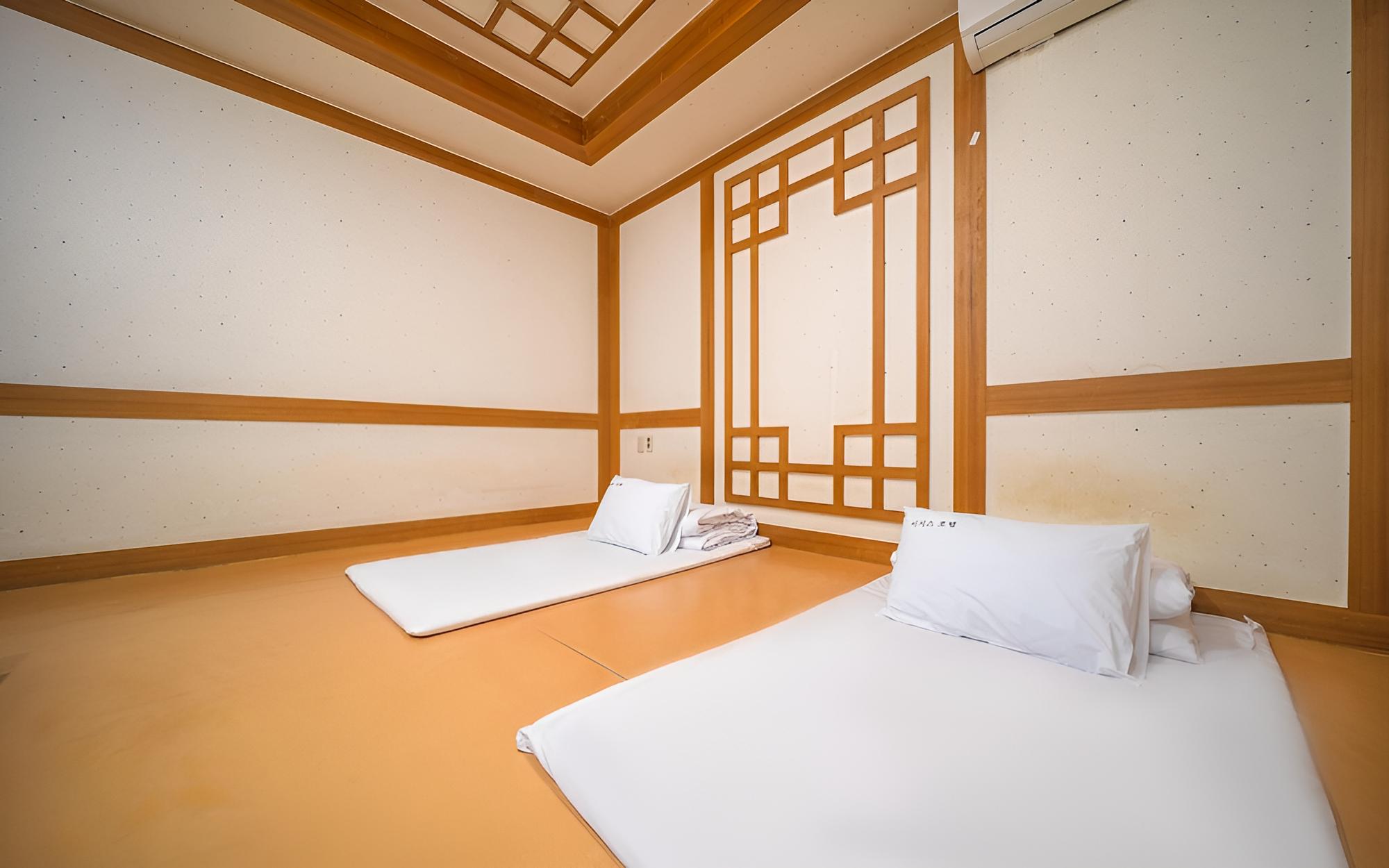 Room (Standard room - Ondol (additional on-) - Photo 2