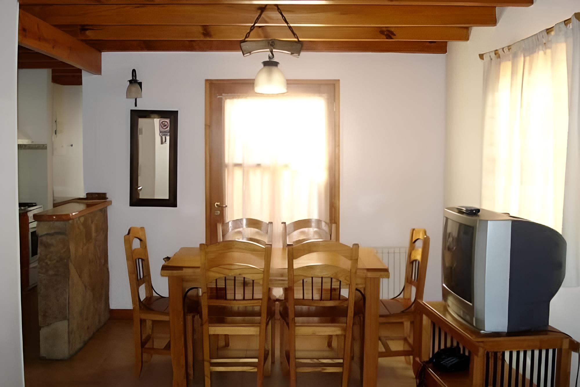 Bungalow (8 adults)