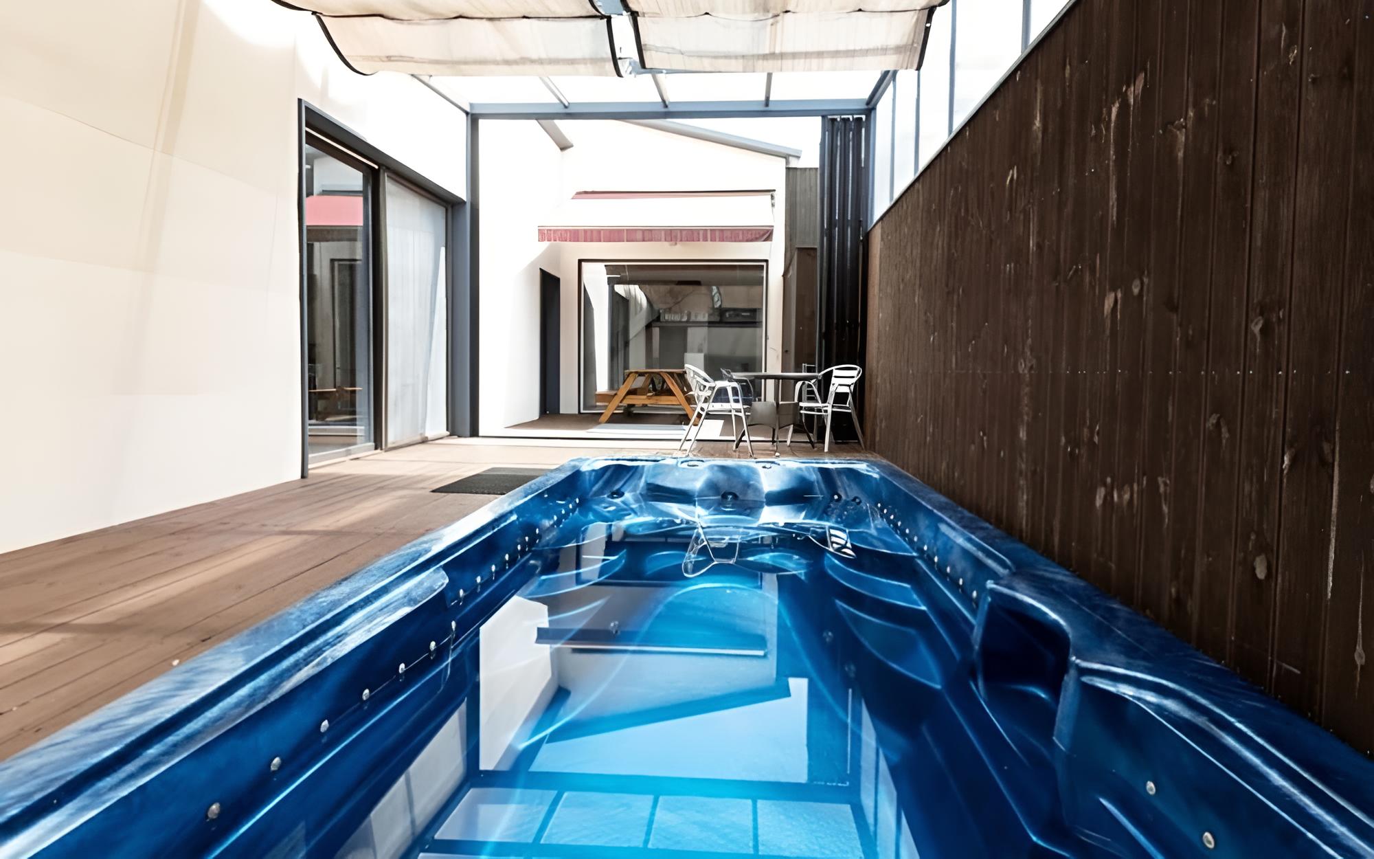 Room (Pool Villa Room 6)