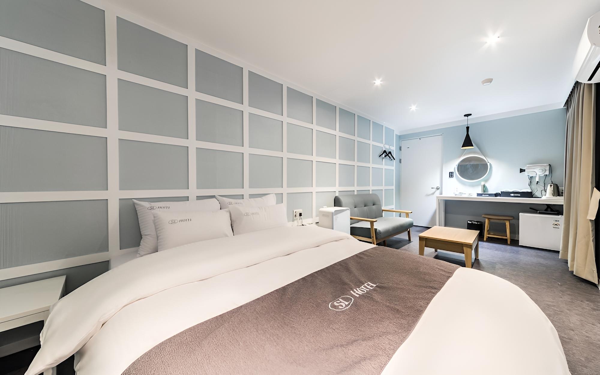 Room (Special room (Netflix viewing room))