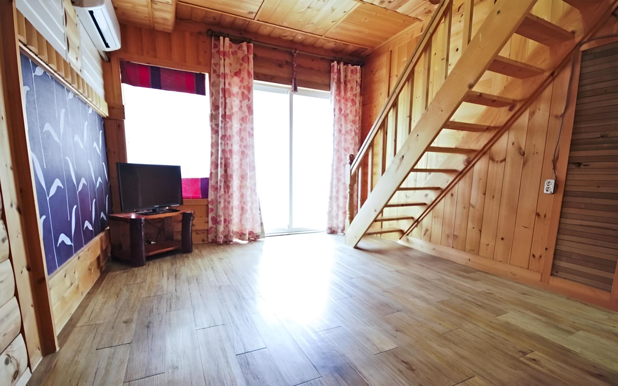 Room (Violet (Duplex))
