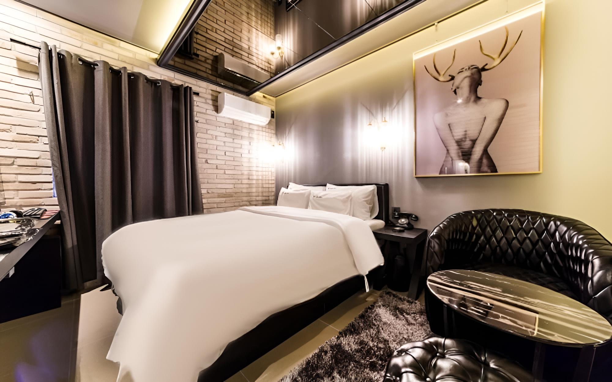 Room (Late Check-out PKG (OTT))