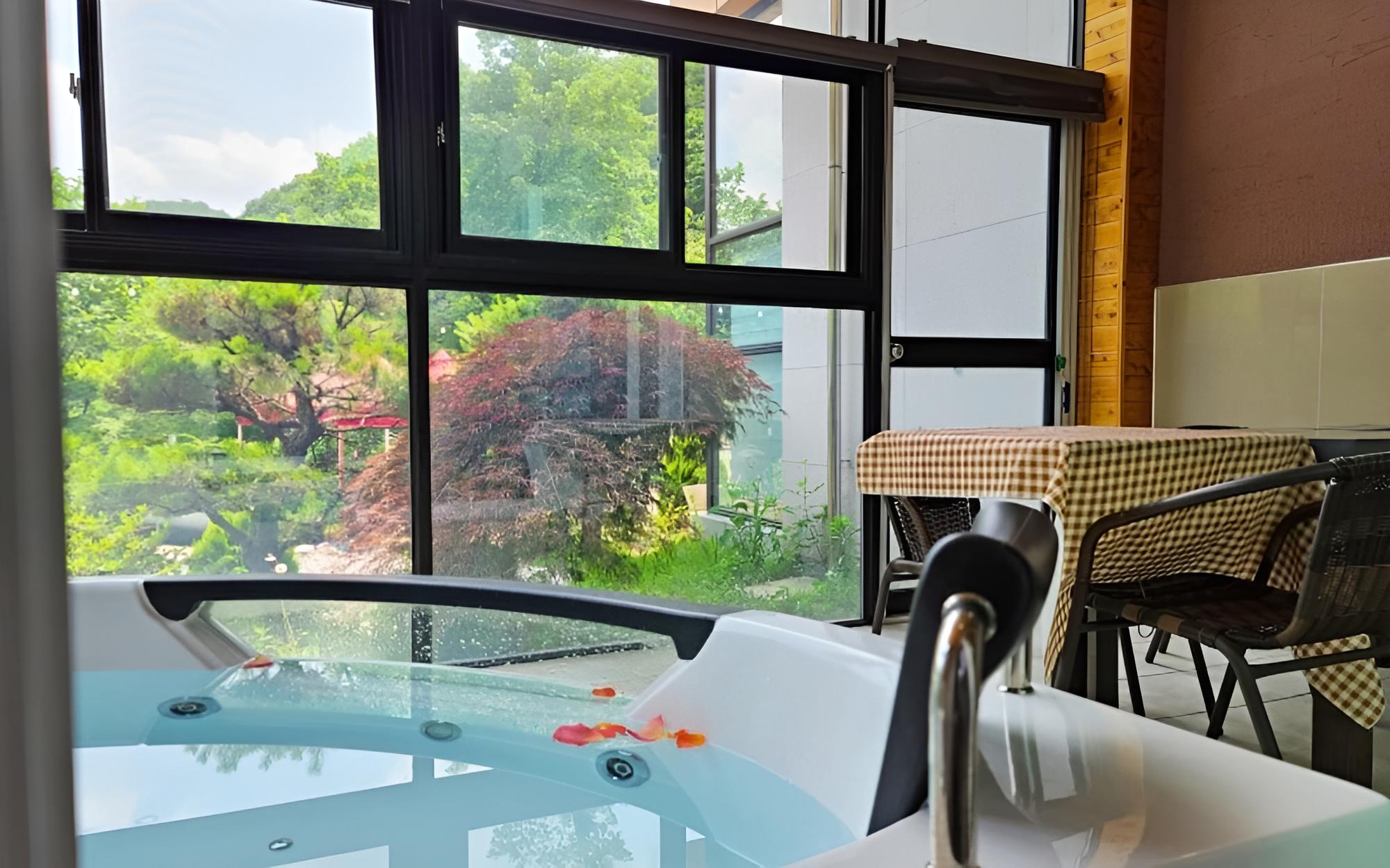 Room (Airless (Spa Duplex)) - Photo 6