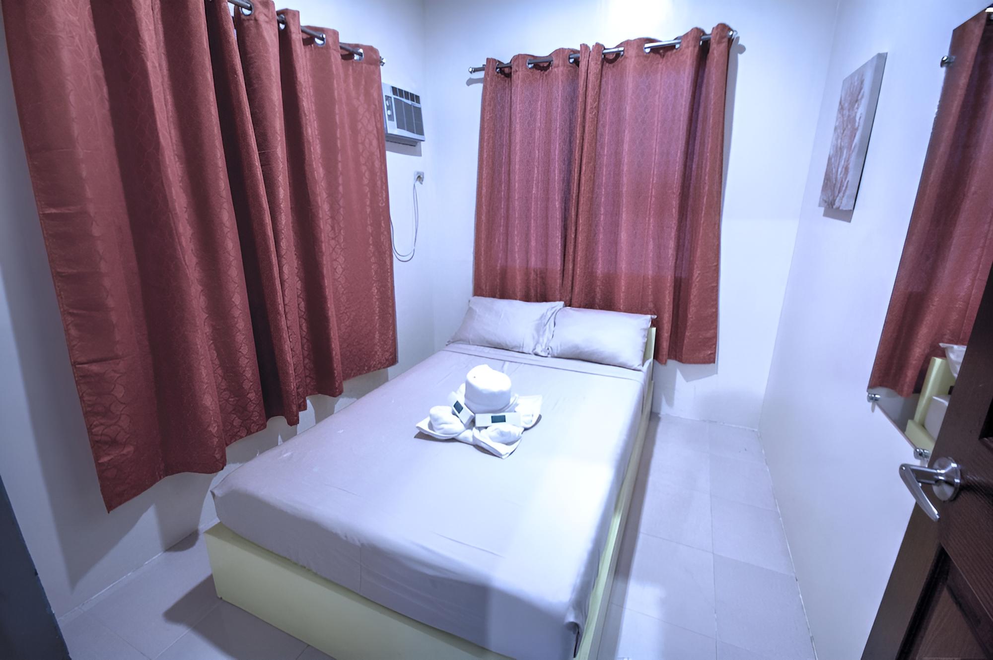 Economy Double Room with Shared Bathroom photo 1