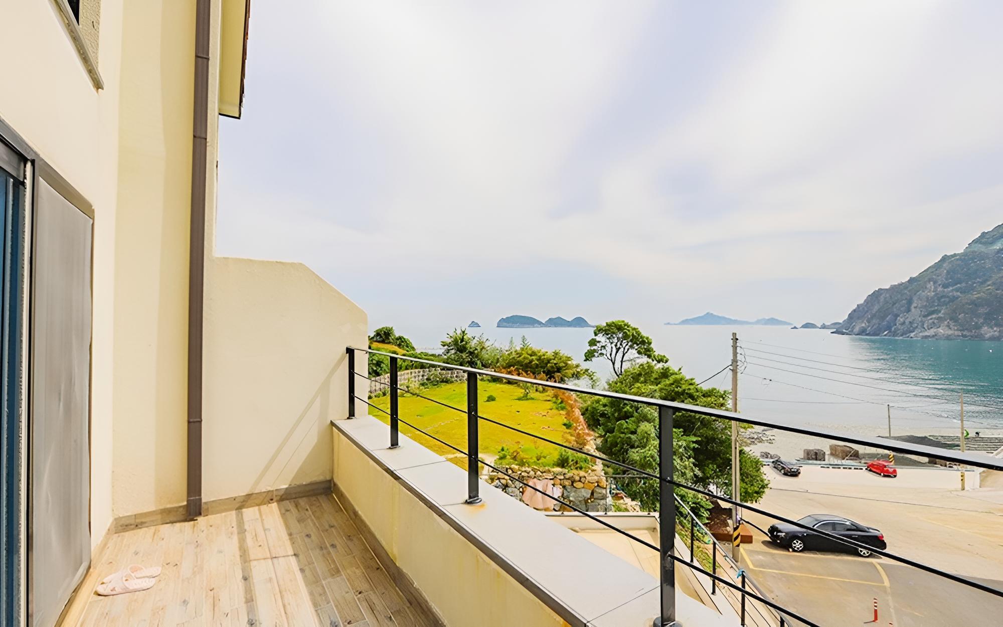 Room (The Grace 203 (Ocean View)) photo 2