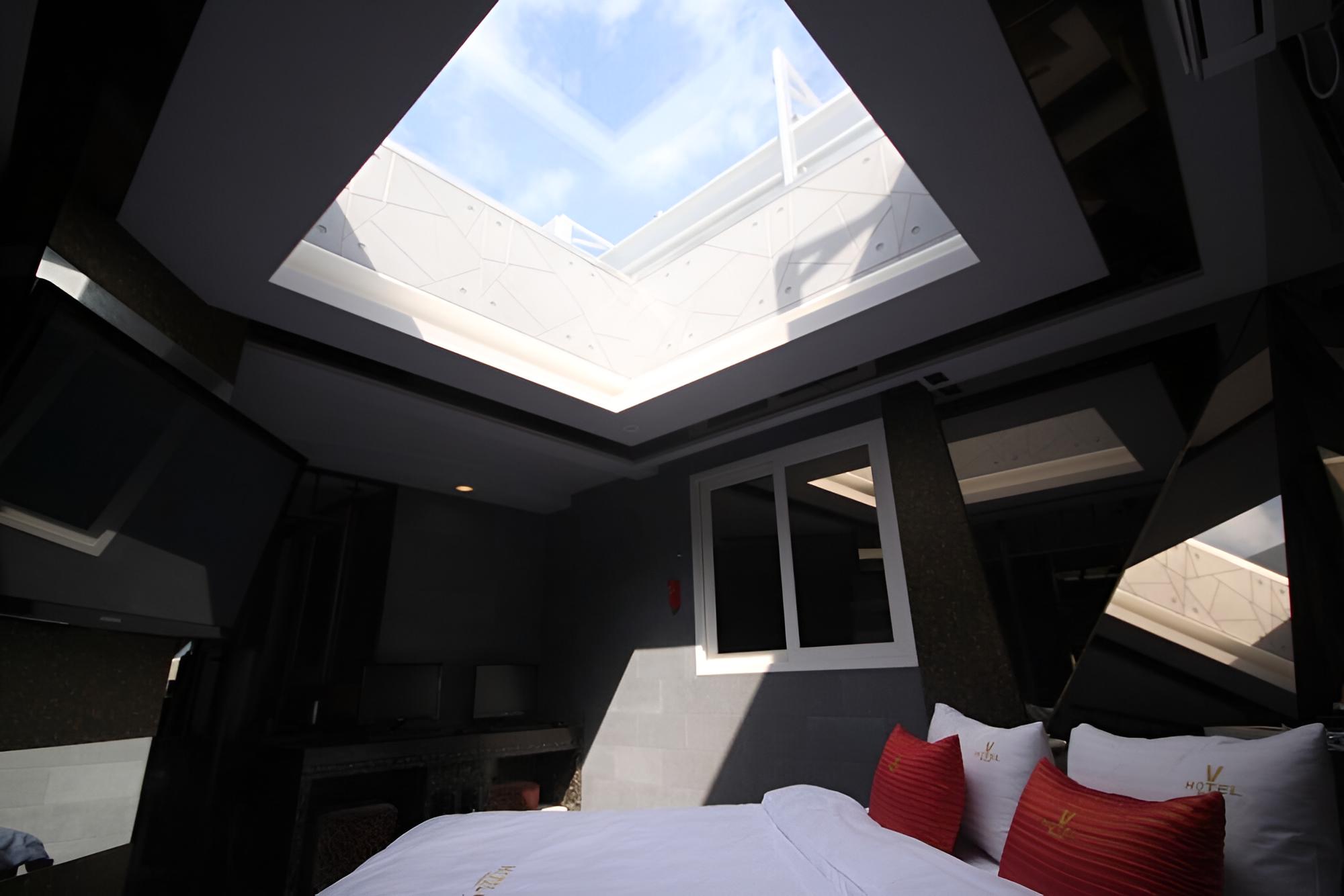 Room (Themed Room)