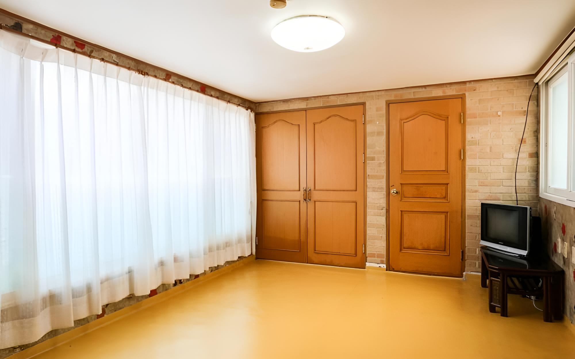 Room (C-Building)