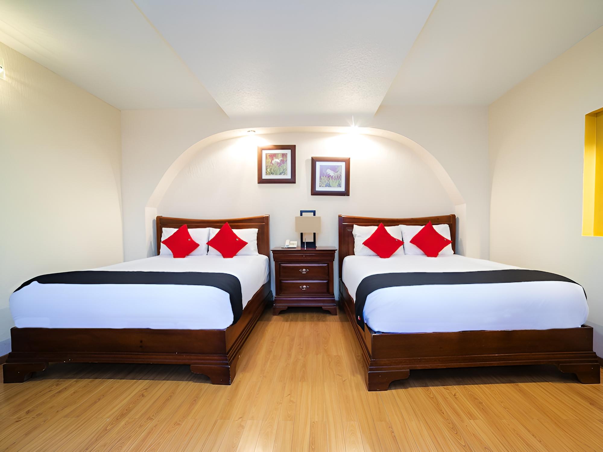 Superior Room, 2 Queen Beds photo 2