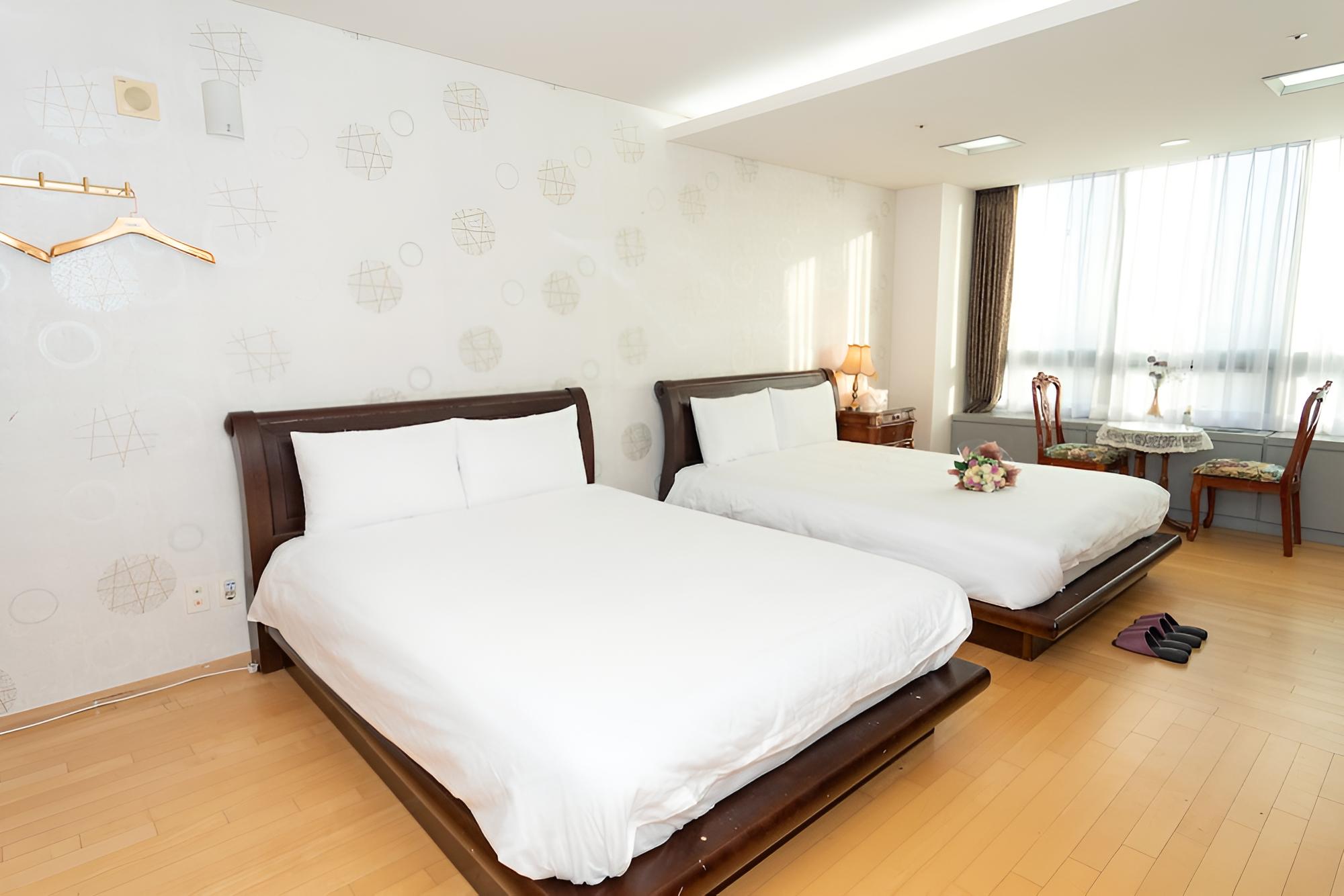 Classic Double Room (Classic Style)