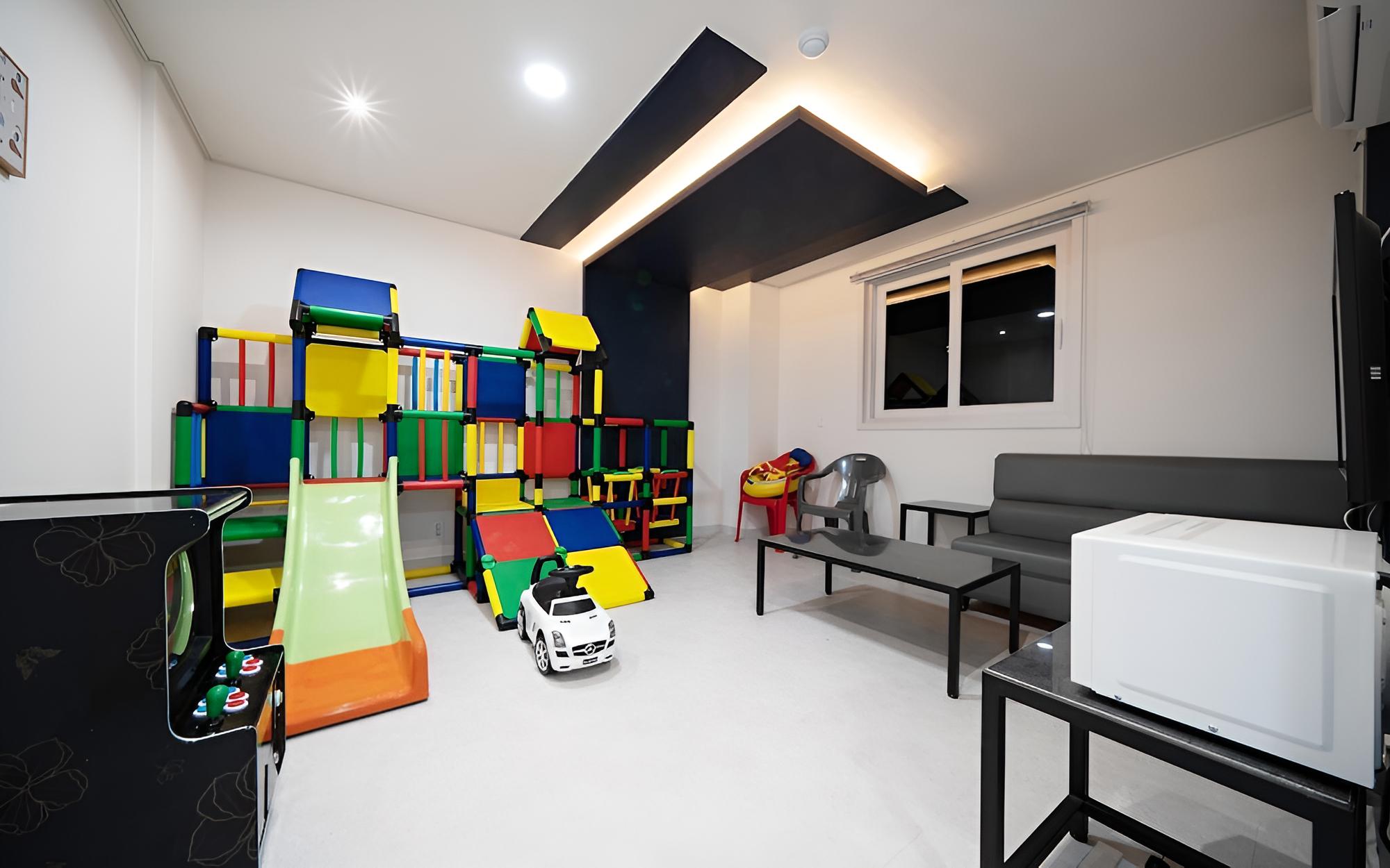 Room (Kids room (non-smoking room no consec) - Photo 5
