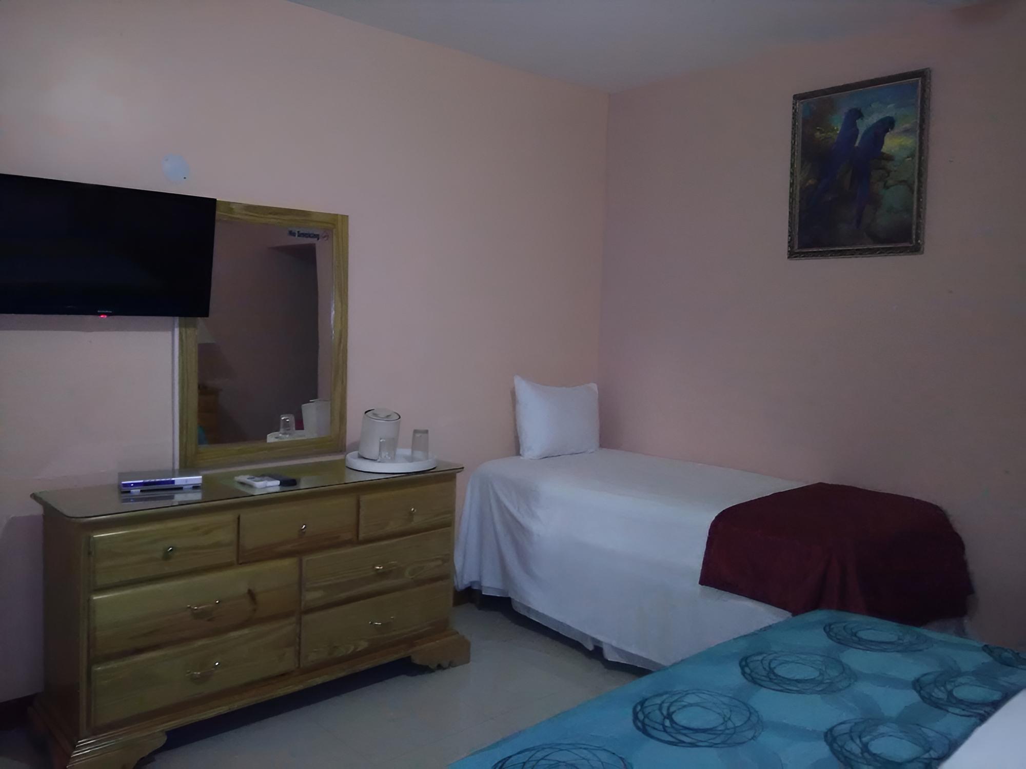Superior Room, 1 Queen Bed photo 2
