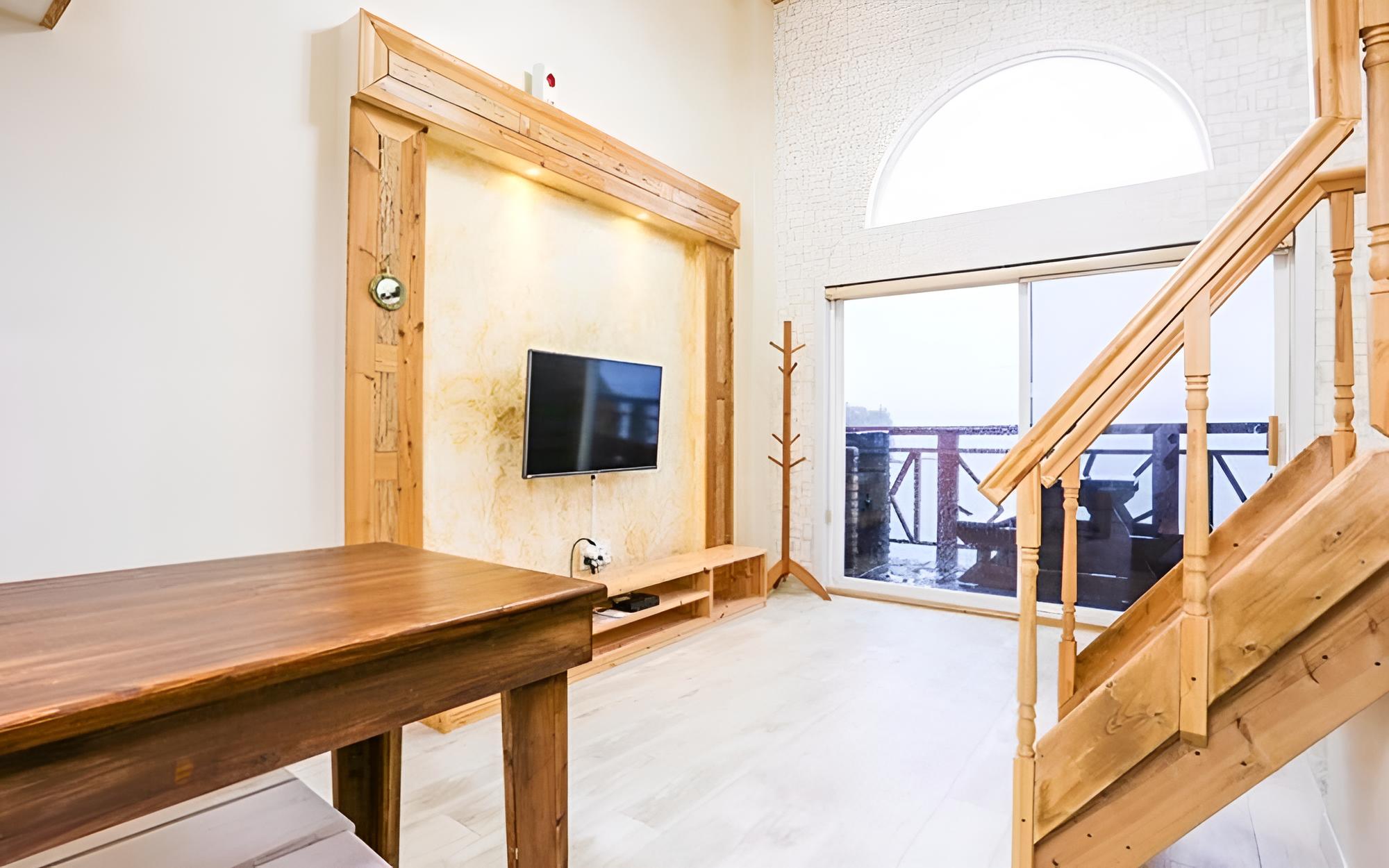 Room (A 201 (Duplex))
