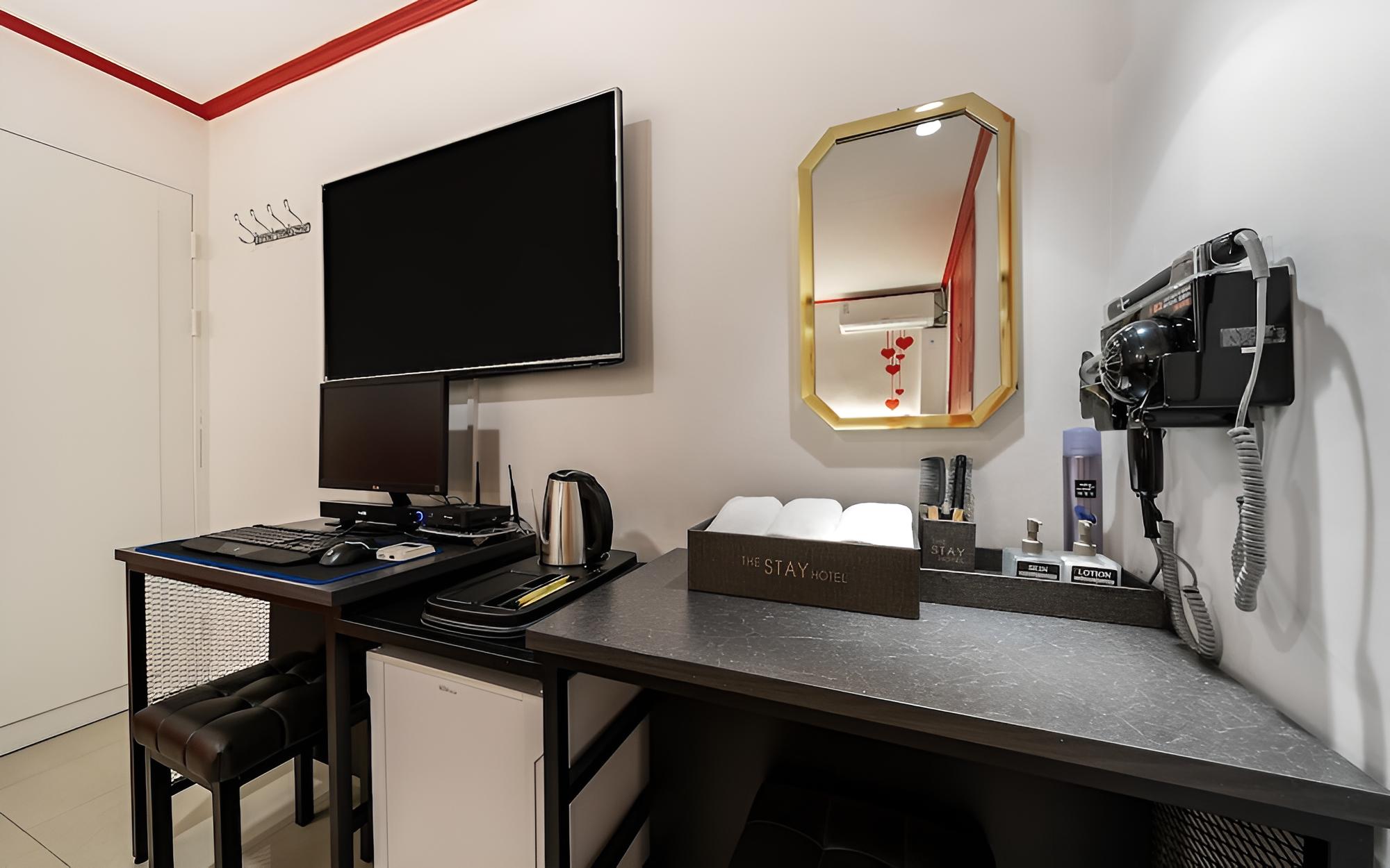 Room (Standard C (5% discount for wired res)