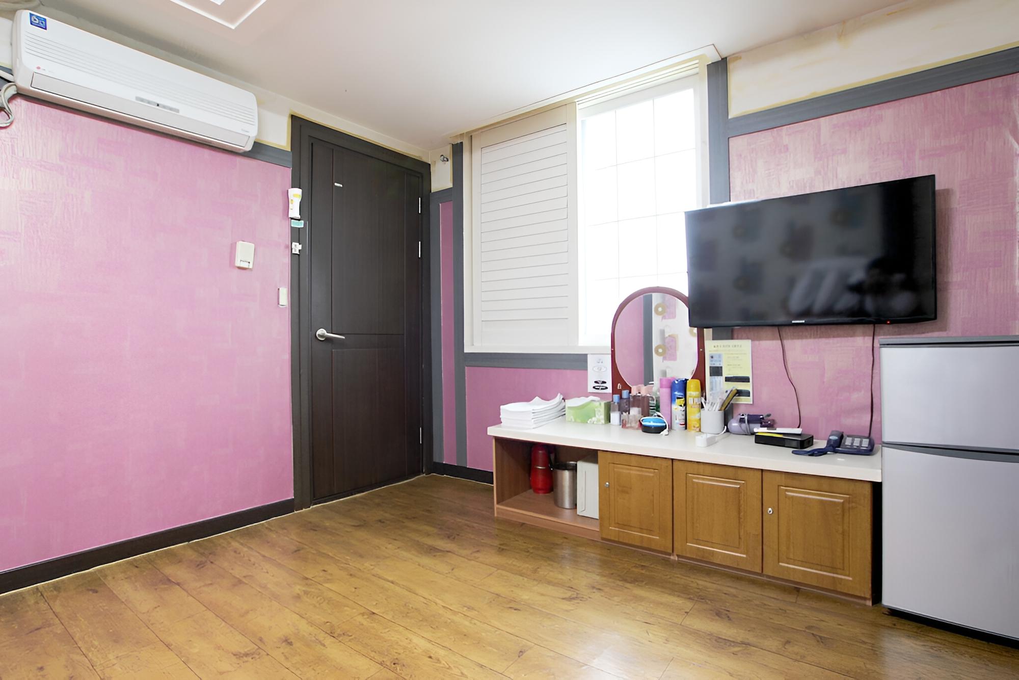 Room (Standard Room - Ondol) - Photo 3
