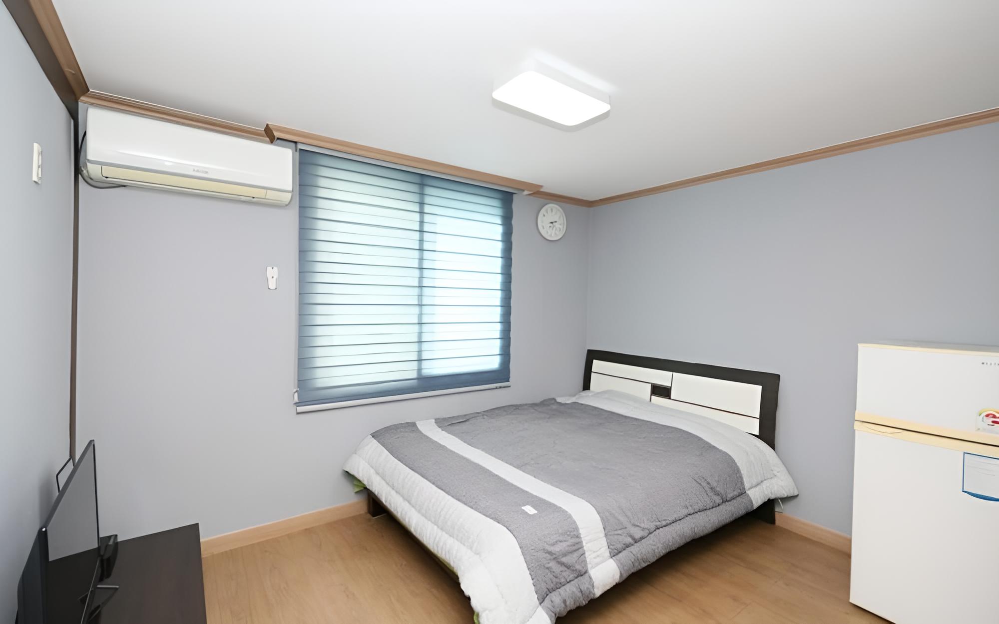 Room (Elo (202))