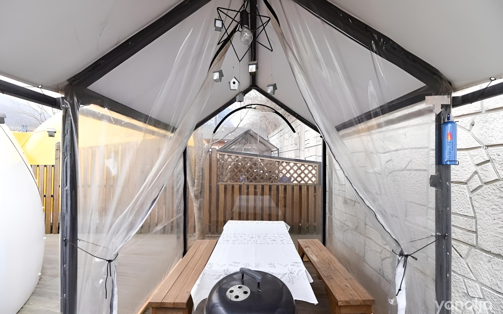 Room (Two stars (private house 2 adults can)