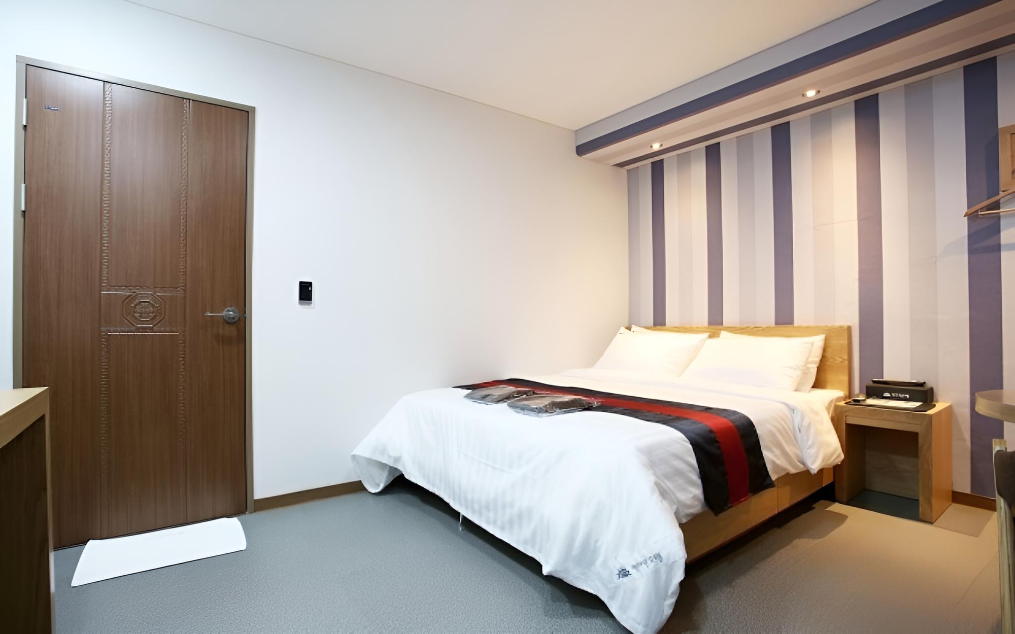 Room (General Room C (You must enter the ro)