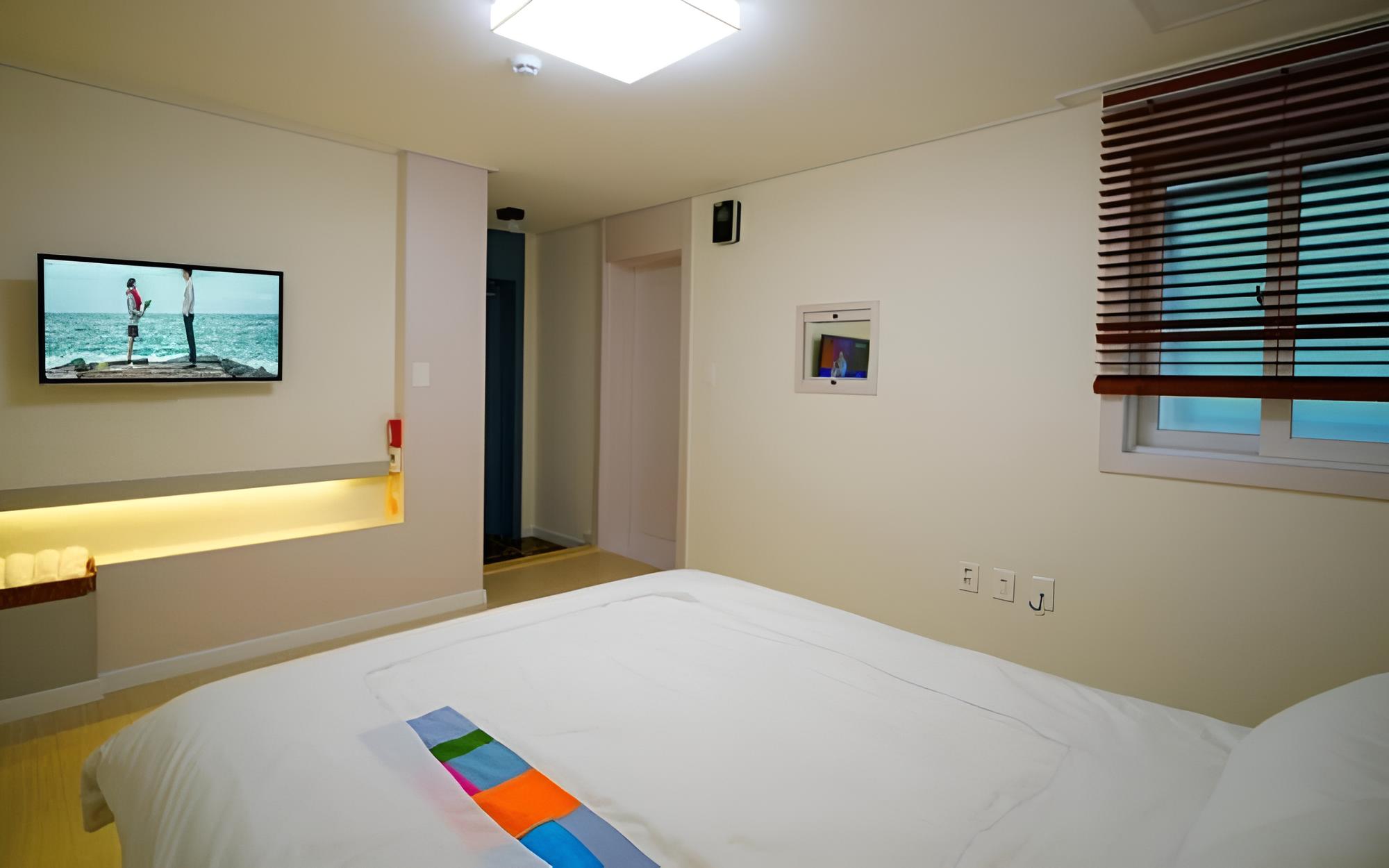 Room (Yinbang (Y))