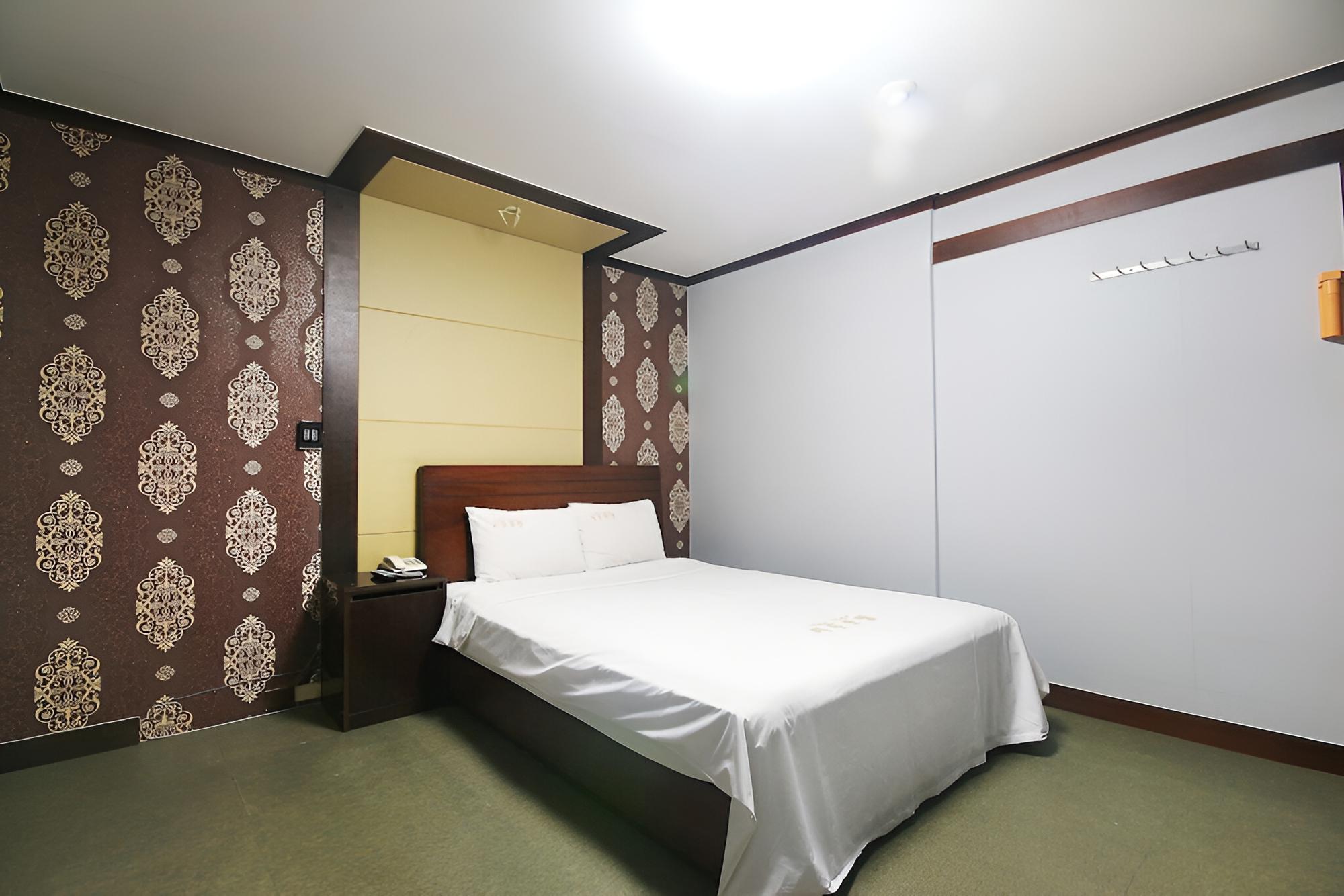 Room (Standard Room)