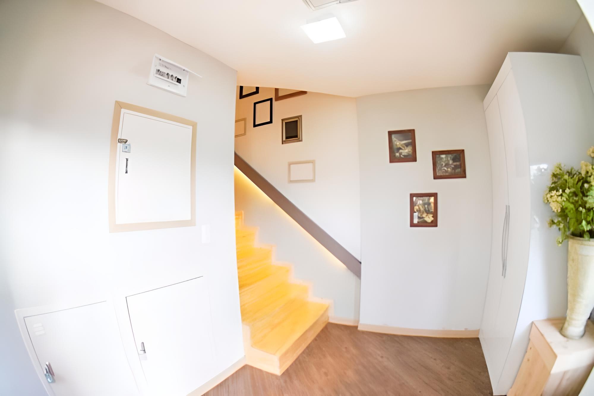 Room (Violin (Duplex))
