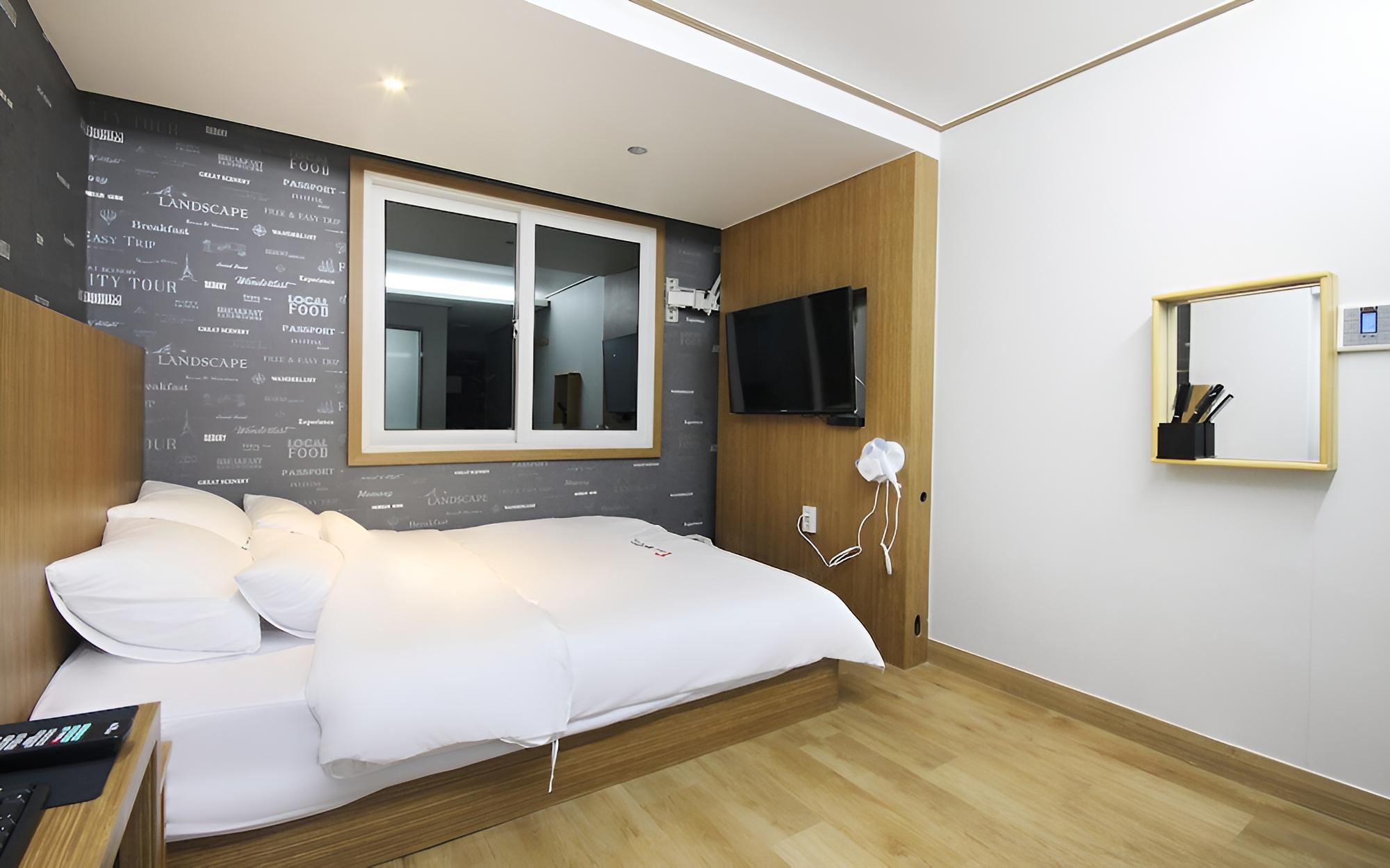 Room (Standard room) - Photo 15